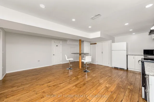 Additional property image - 15 Dalcourt Dr