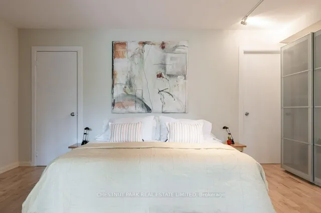 Additional property image - 2012 Queen St Unit 201