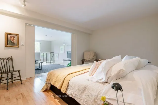 Additional property image - 2012 Queen St Unit 201