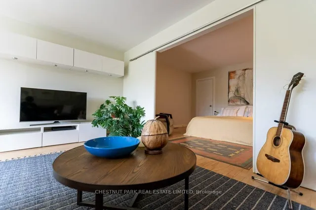 Additional property image - 2012 Queen St Unit 201
