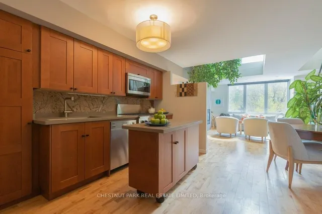 Additional property image - 2012 Queen St Unit 201