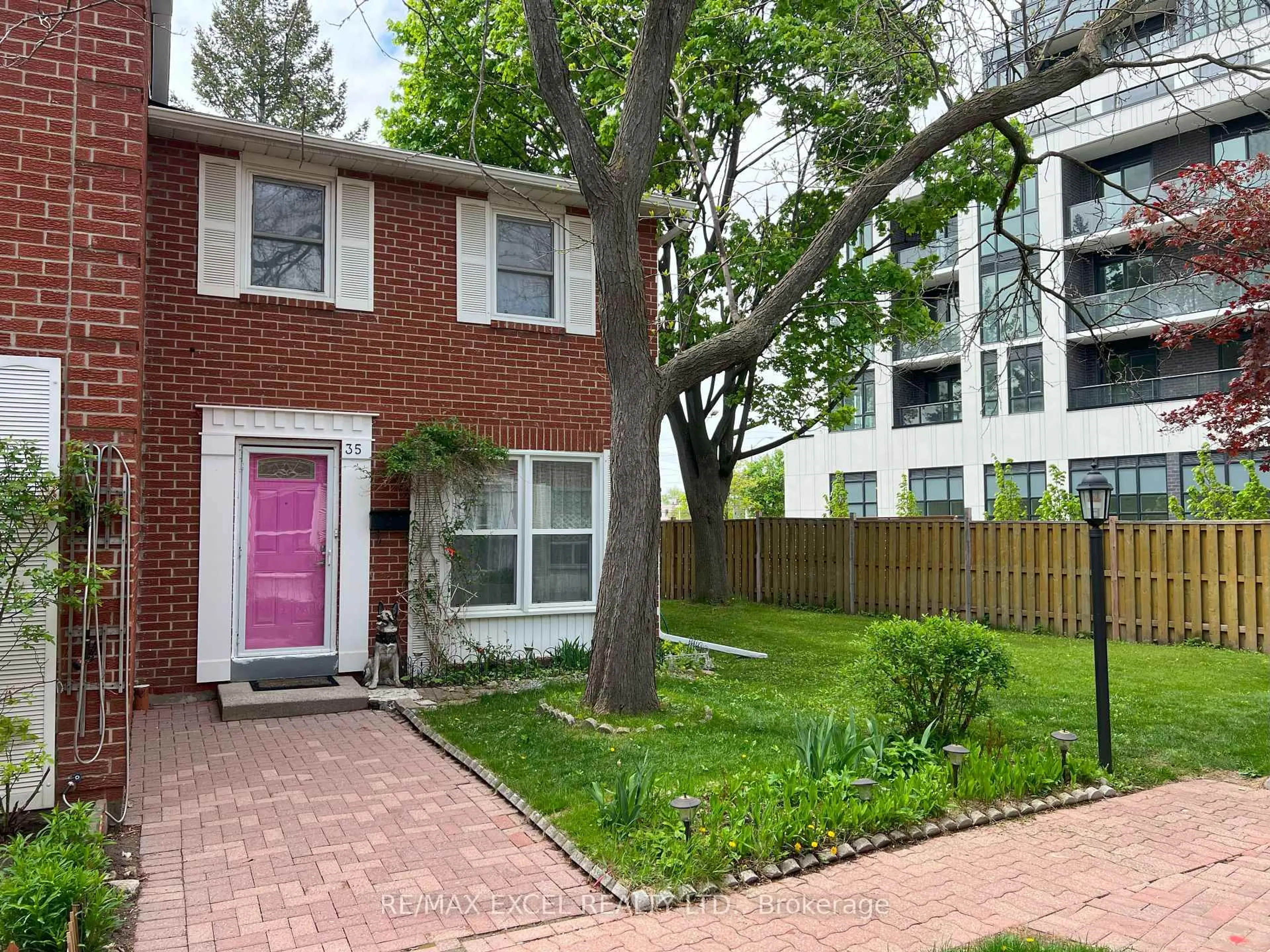 Home with brick exterior material, street for 2075 Warden Ave #35, Toronto Ontario M1T 3R1