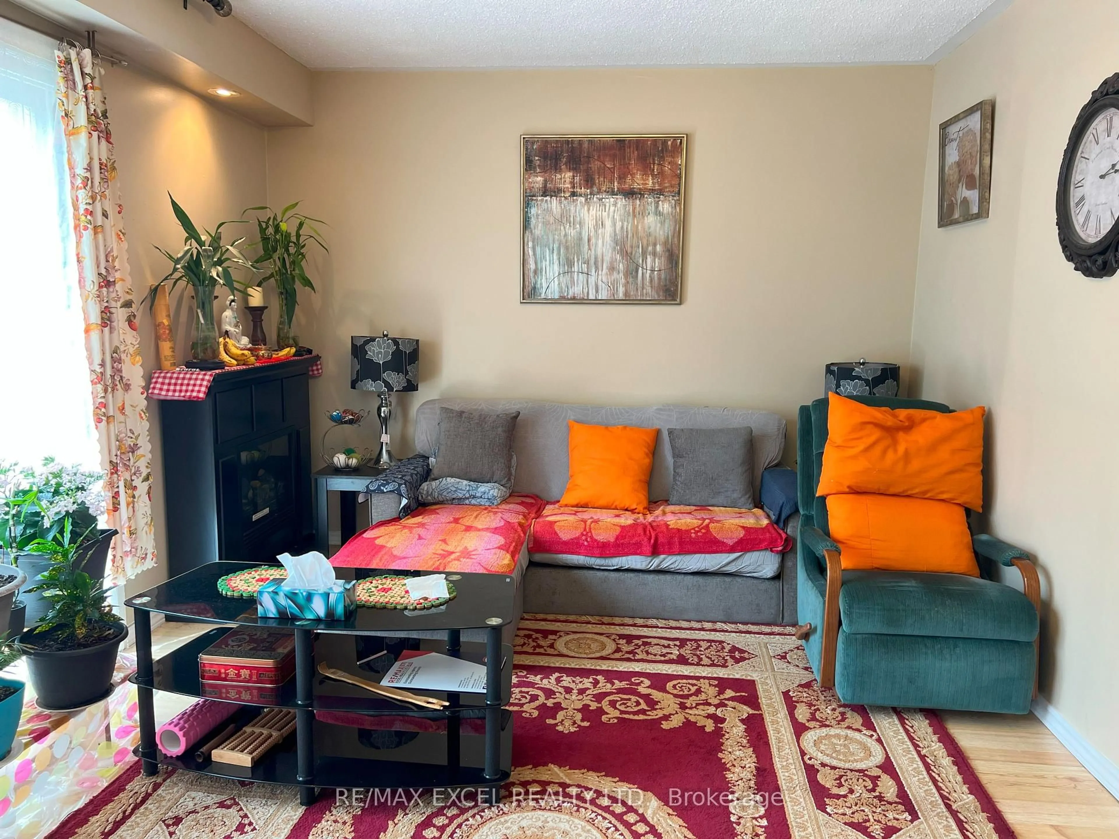 Living room with furniture, carpet floor for 2075 Warden Ave #35, Toronto Ontario M1T 3R1