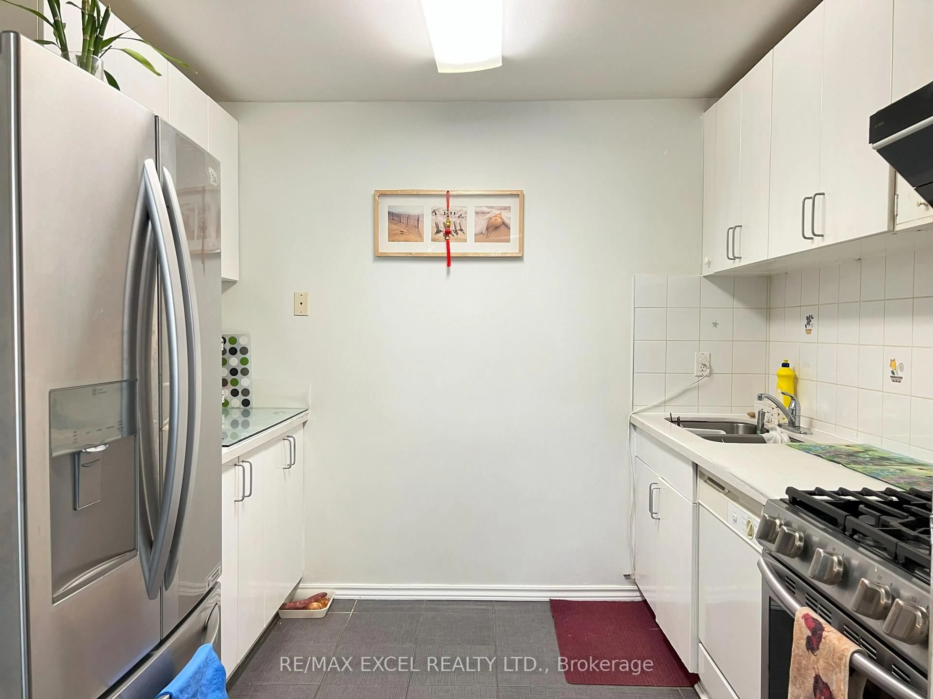 Standard kitchen, unknown for 2075 Warden Ave #35, Toronto Ontario M1T 3R1