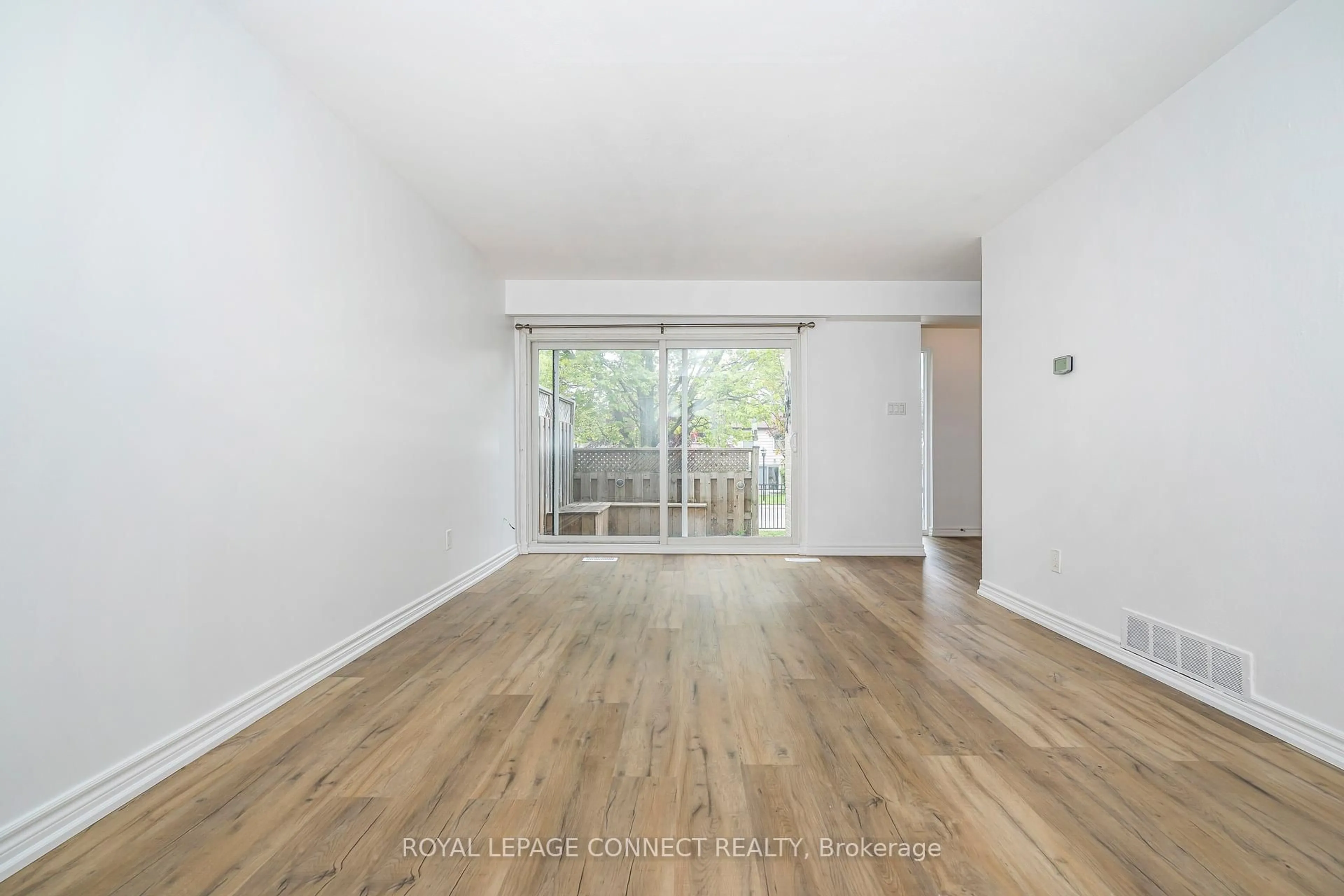 A pic of a room for 925 Bayly St #35, Pickering Ontario L1W 1L4