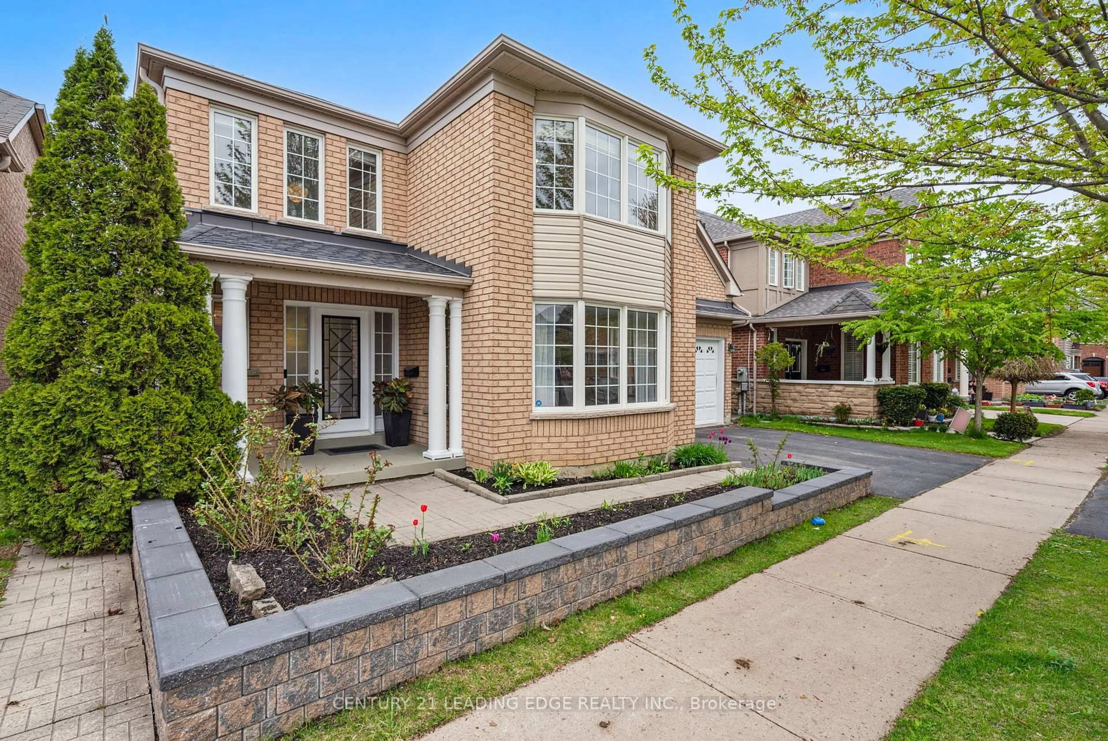 Home with brick exterior material, street for 29 Alden Sq, Ajax Ontario L1T 4Z2