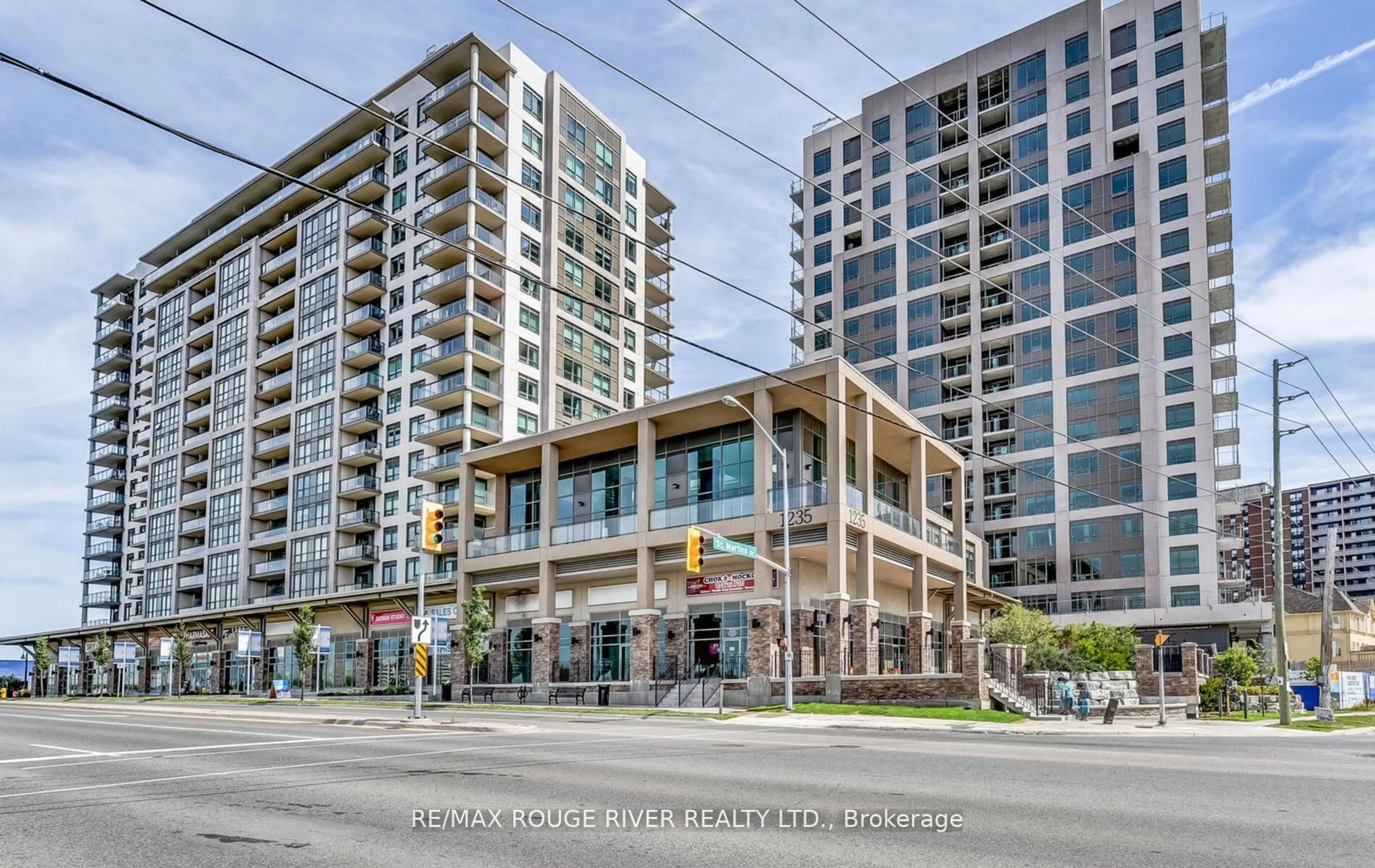 Indoor foyer for 1235 Bayly St #410, Pickering Ontario L1W 1L7