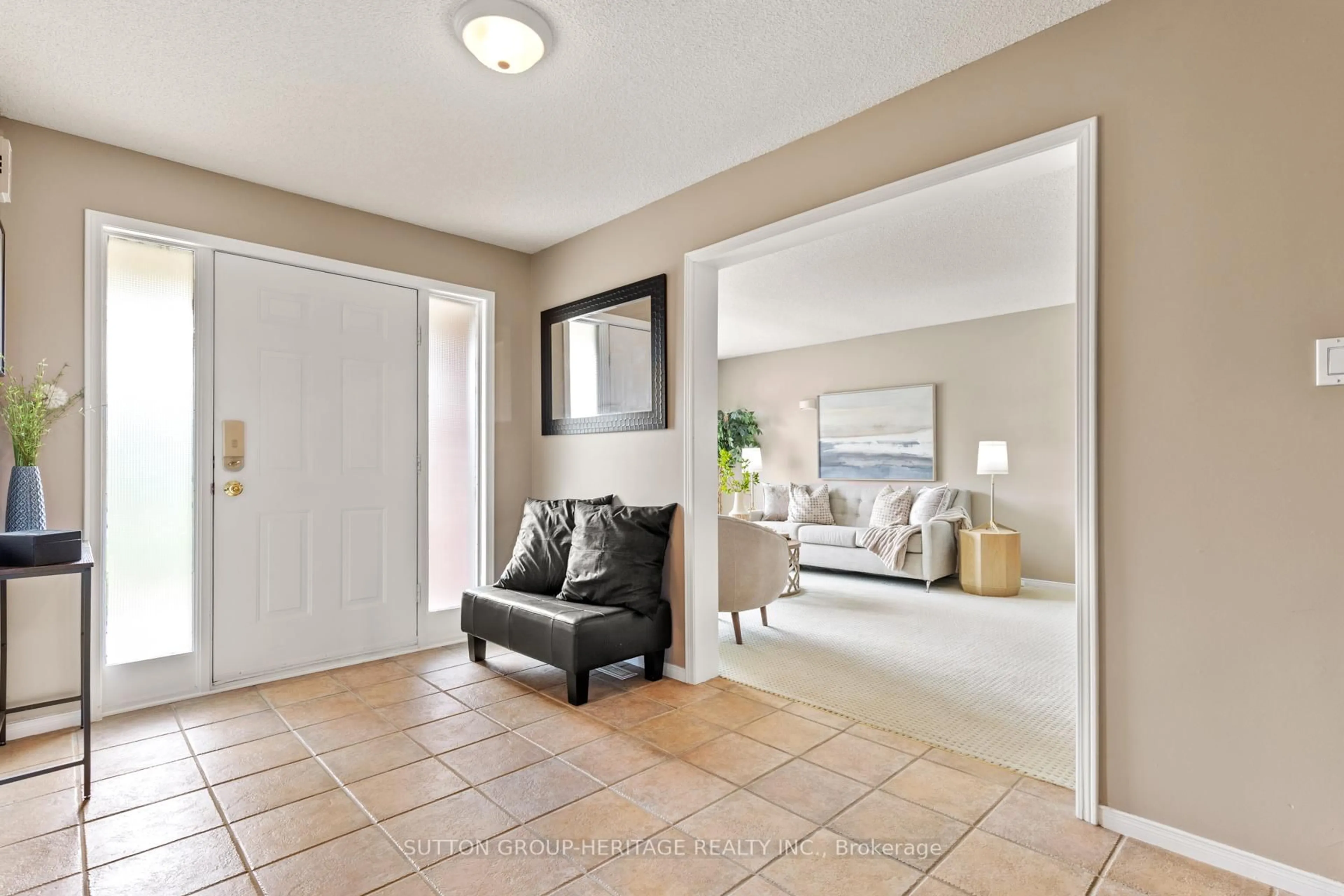 Indoor entryway for 16 Winter Crt, Whitby Ontario L1N 8Y2