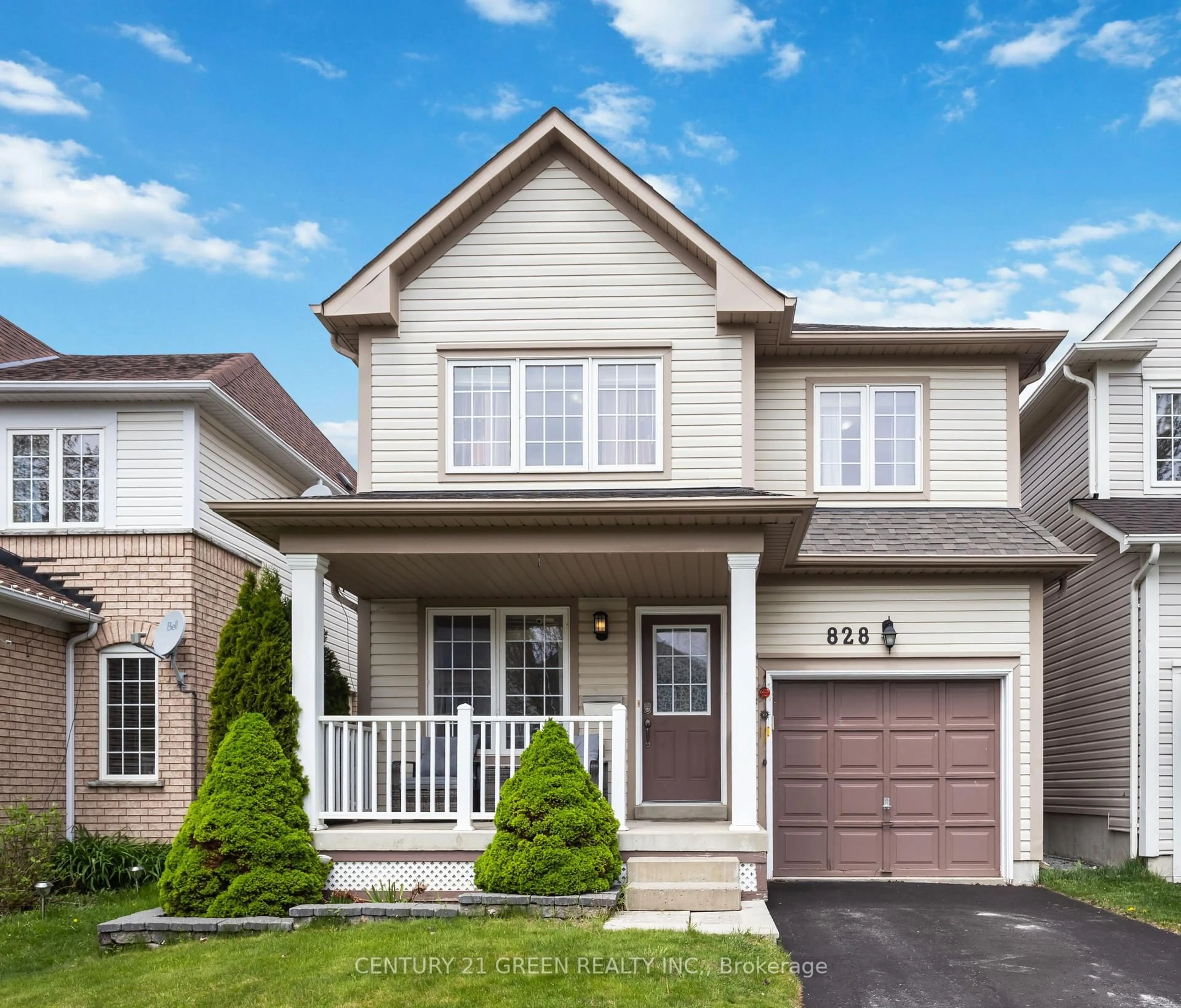 Home with vinyl exterior material, street for 828 Taggart Cres, Oshawa Ontario L1K 0E5