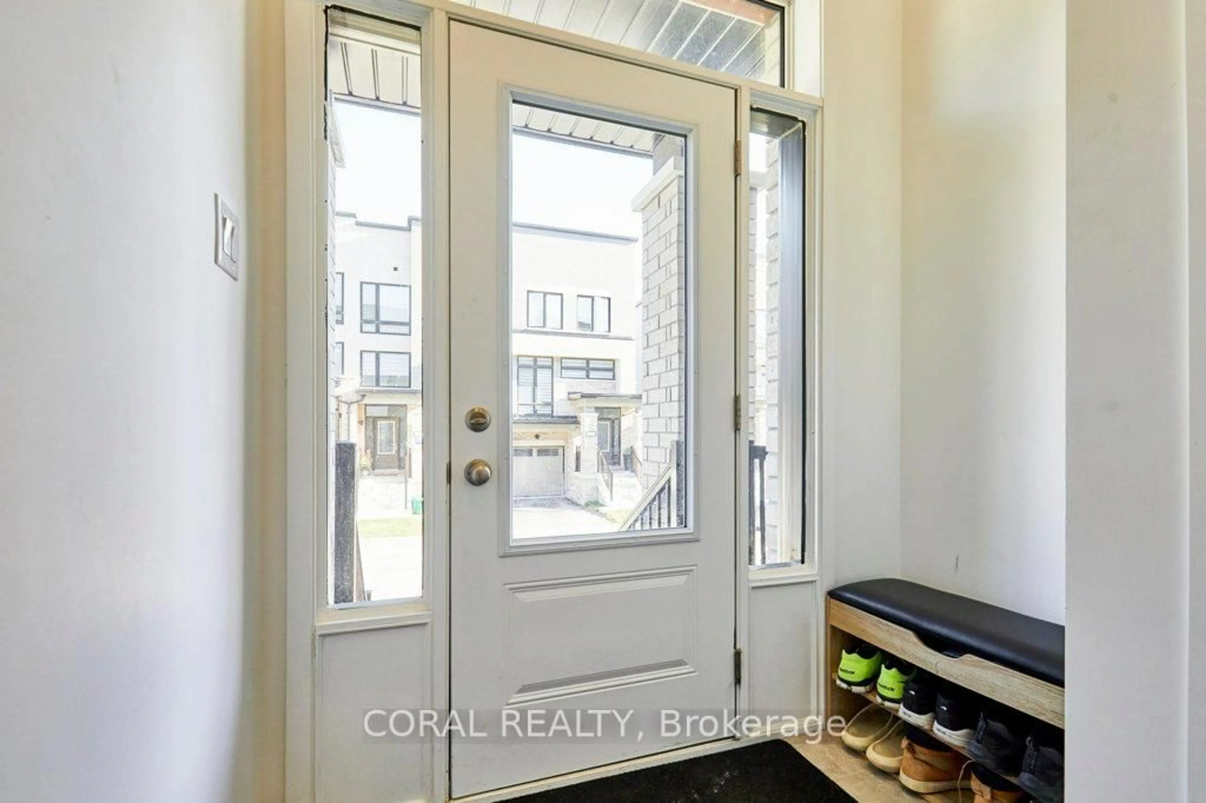 Indoor entryway for 774 Heathrow Path, Oshawa Ontario L1K 3G4