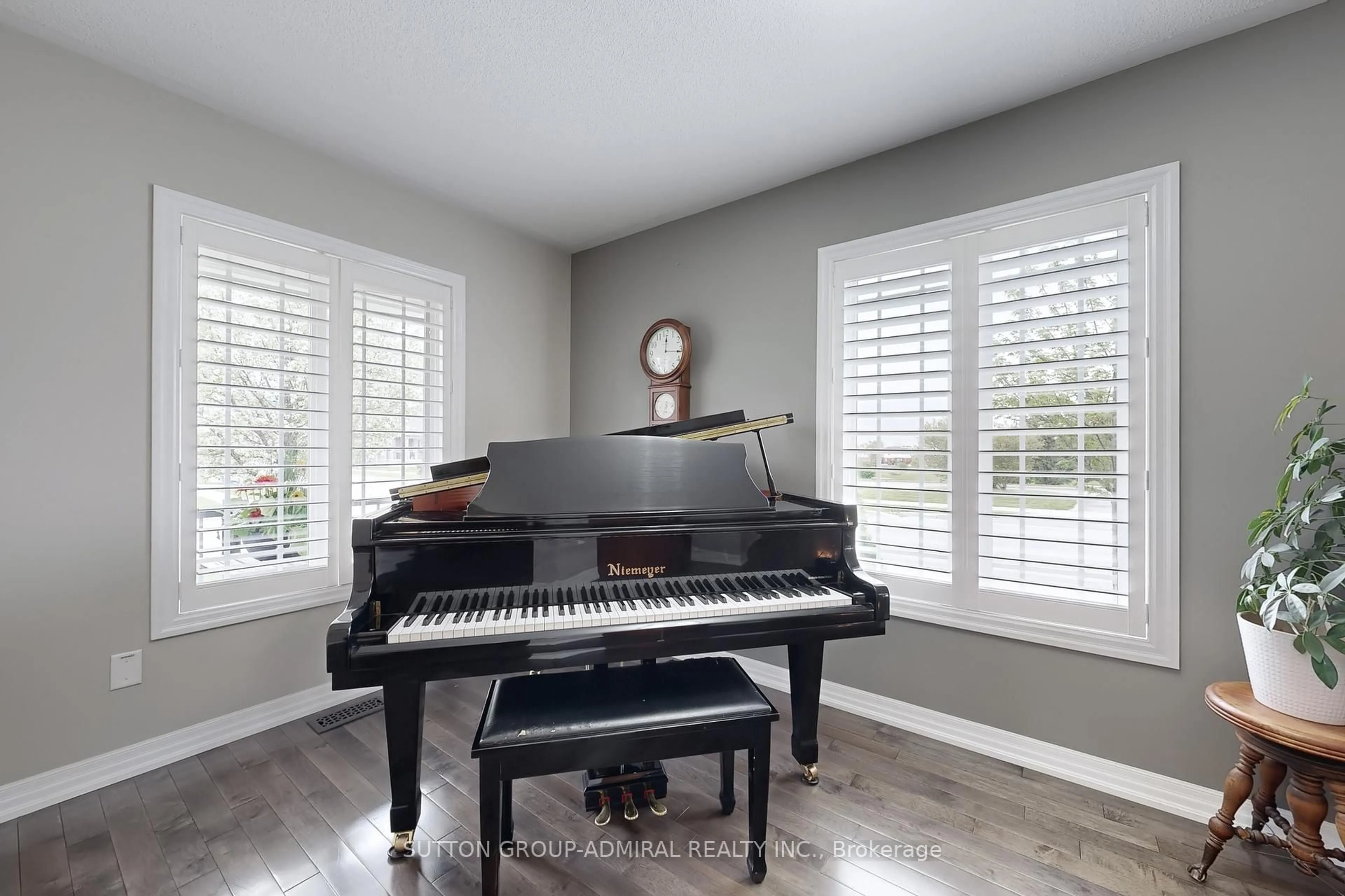 A pic of a room for 1861 Silverstone Cres, Oshawa Ontario L1K 0T2