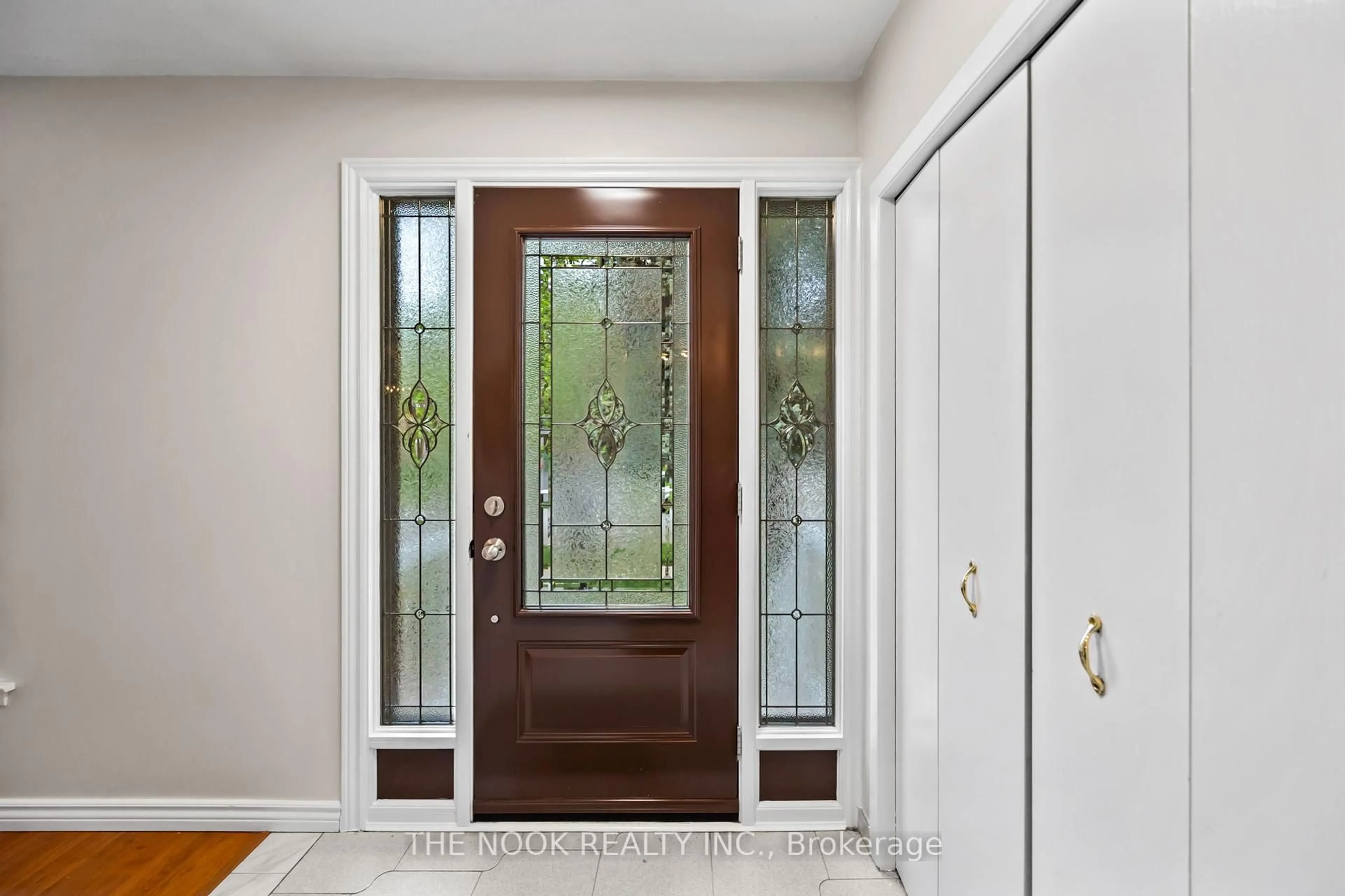 Indoor entryway for 5 Starlake Dr, Toronto Ontario M1G 3C3