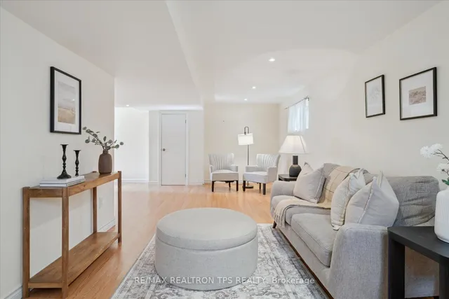 Additional property image - 14 Monmouth Crt