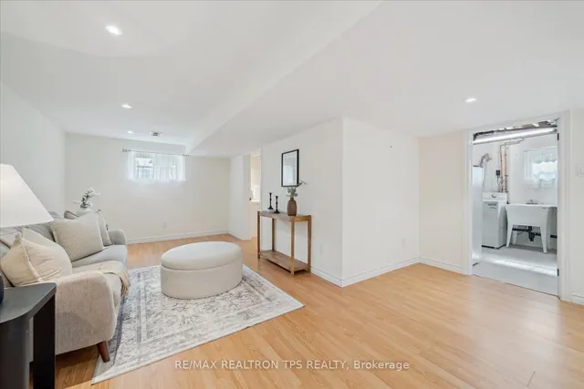 Additional property image - 14 Monmouth Crt