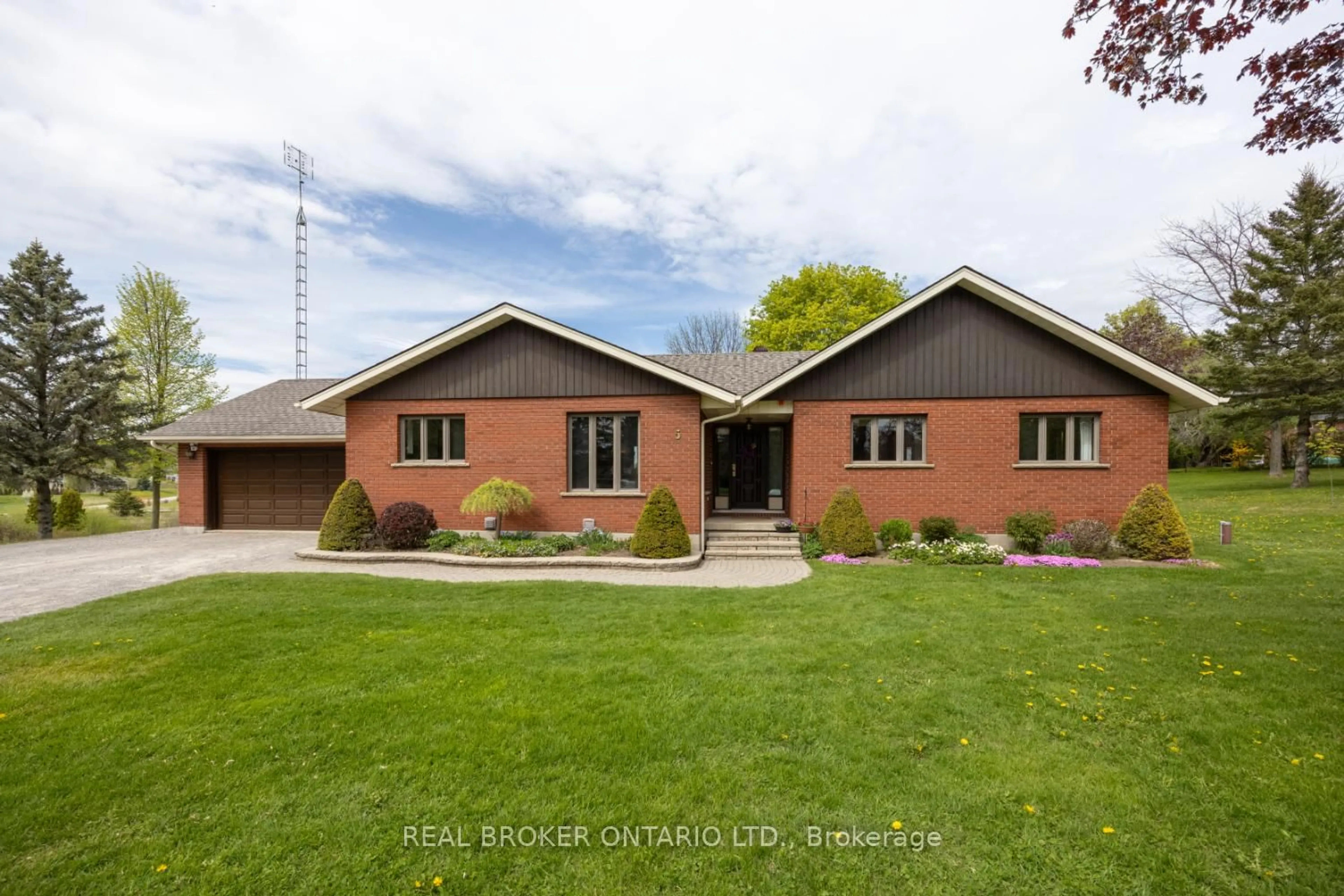 Home with brick exterior material, street for 5 Hillside Crt, Clarington Ontario L0B 1J0