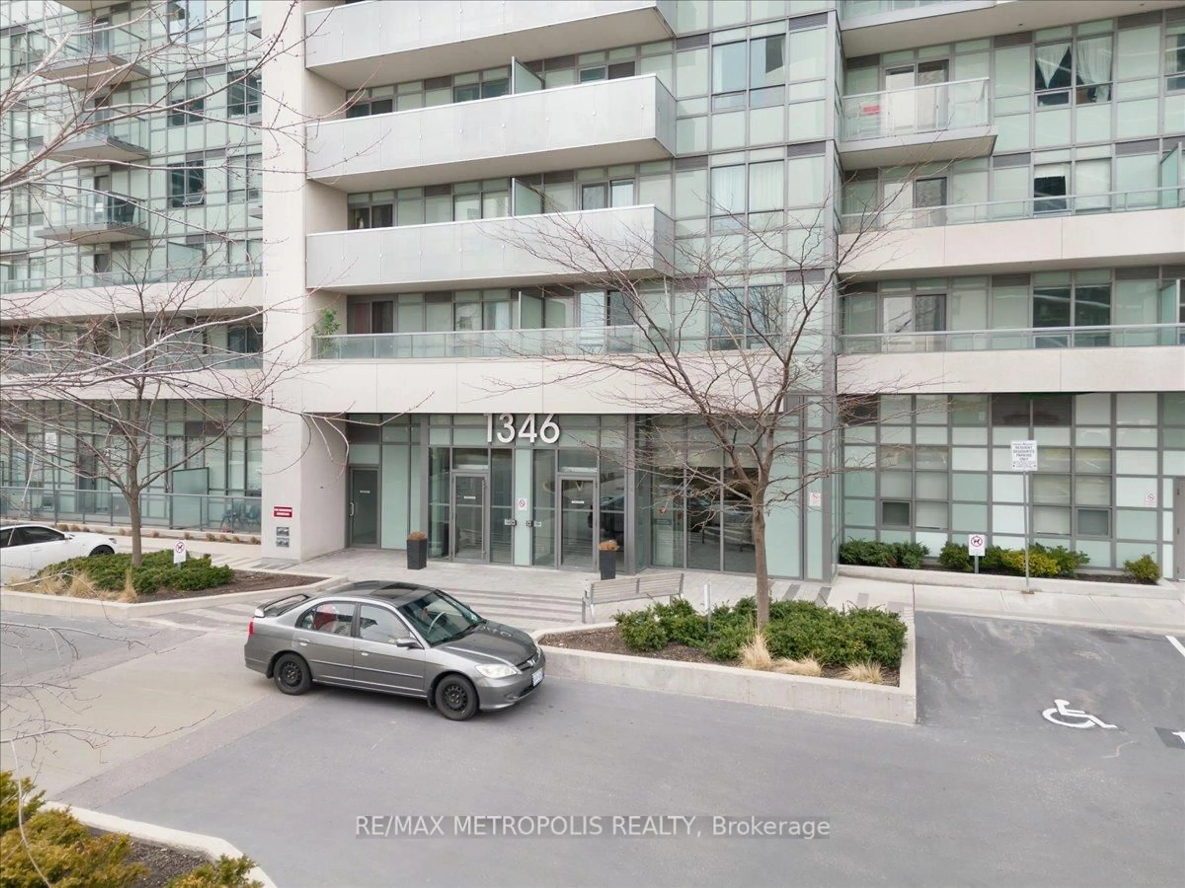Indoor foyer for 1346 Danforth Rd #506, Toronto Ontario M1J 0A9