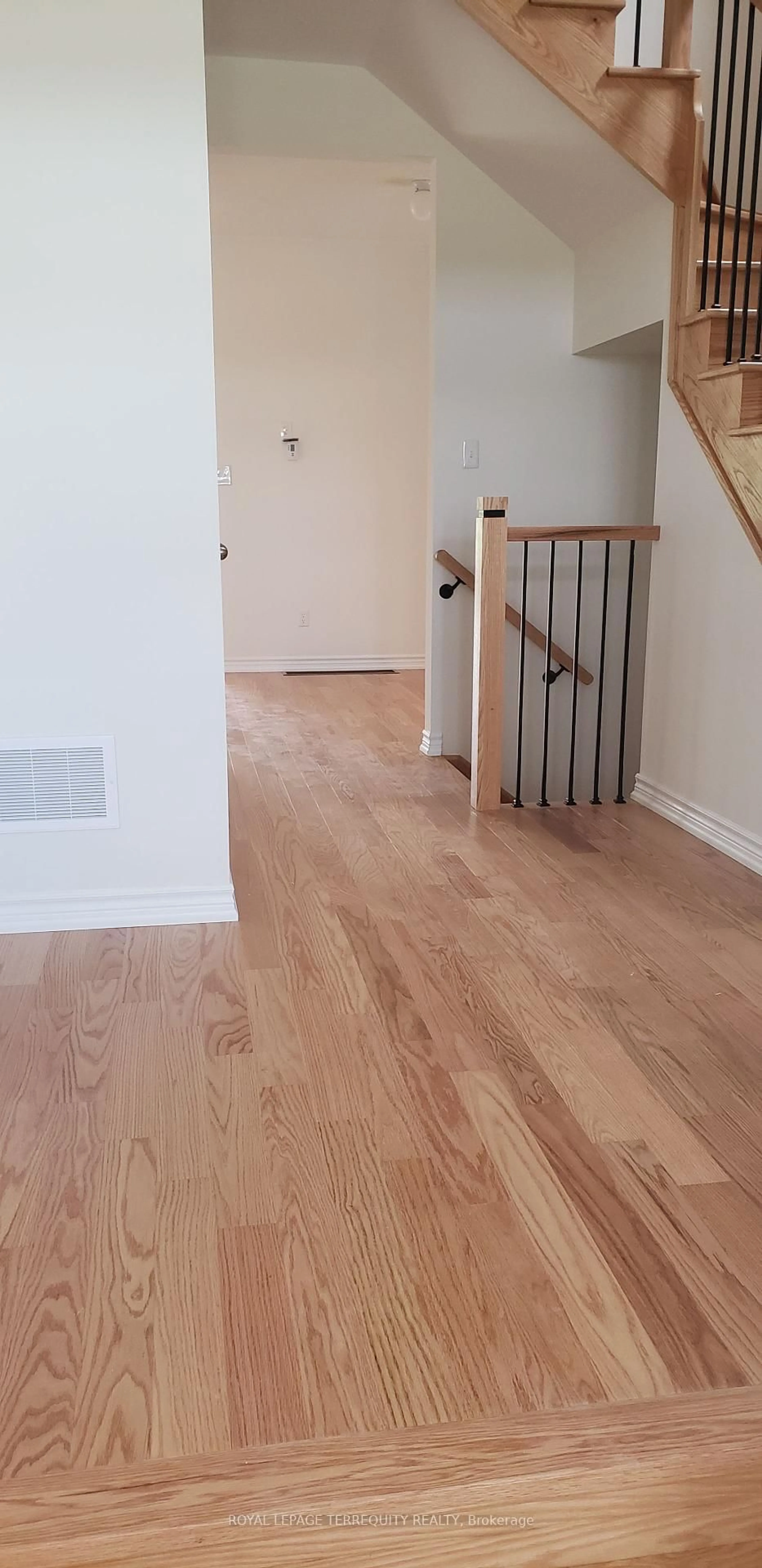 Unknown for 2420 Angora St, Pickering Ontario L1X 0M6