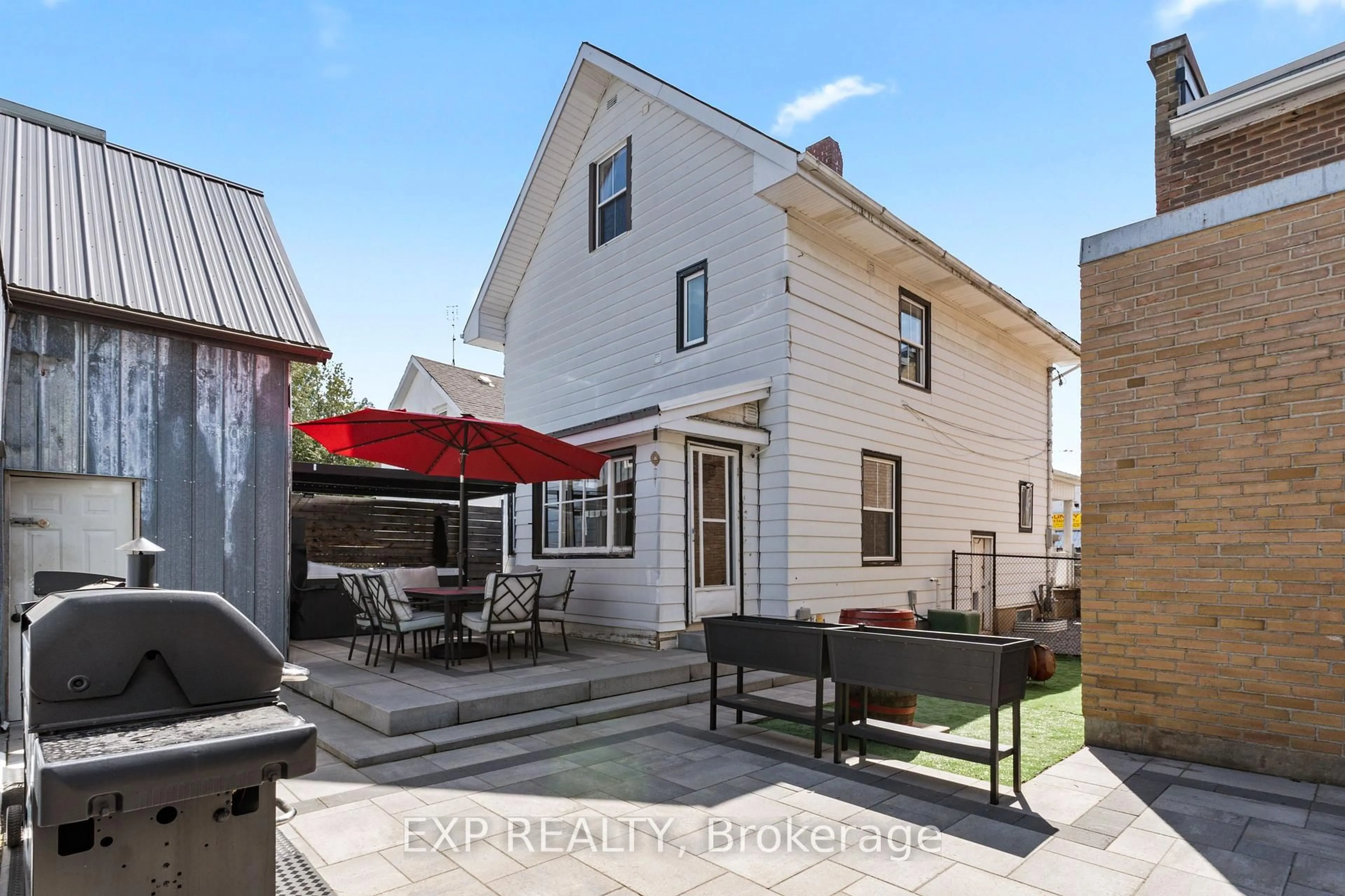 Patio, street for 5297 Main St, Clarington Ontario L0B 1M0