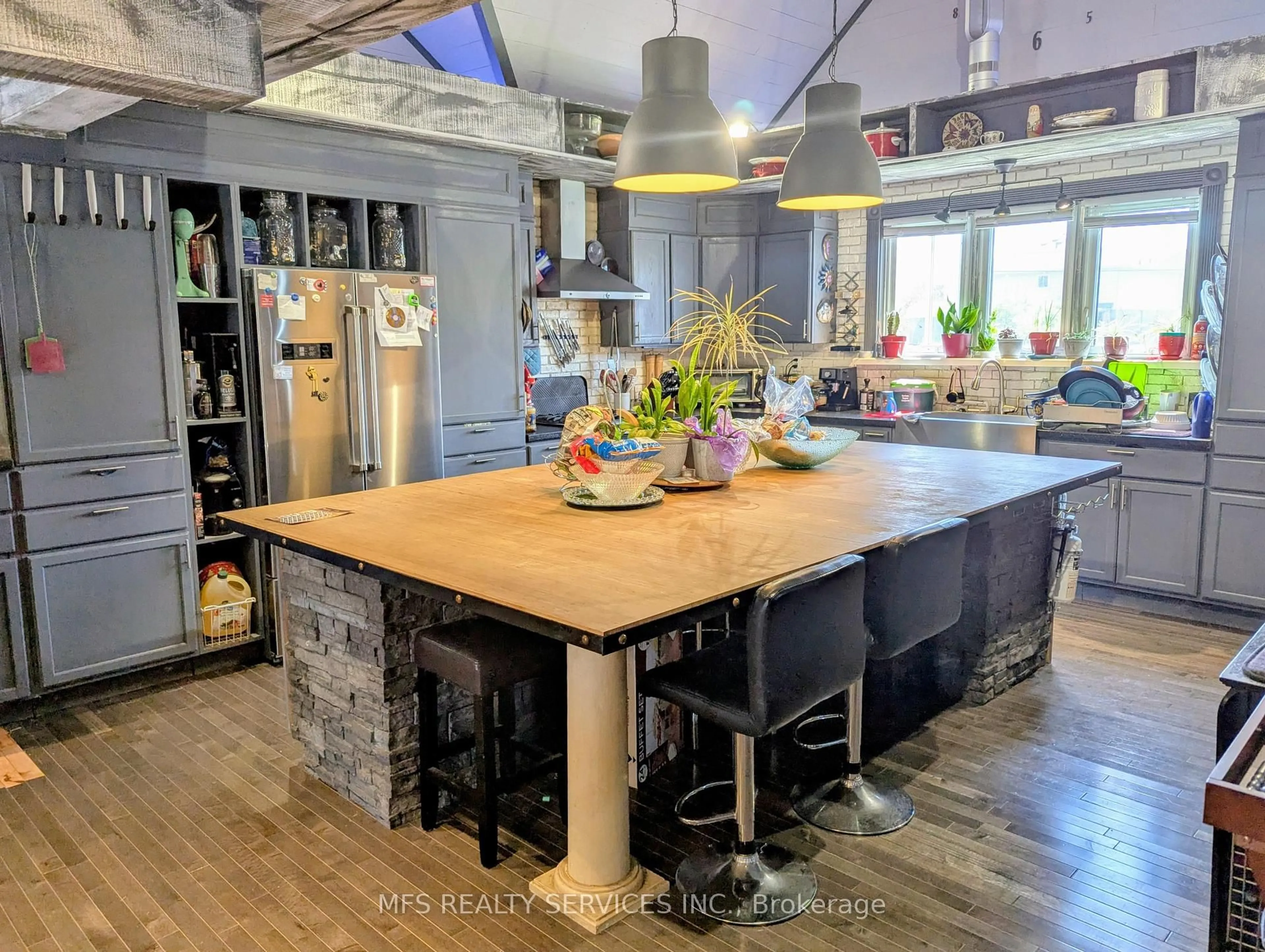 Unknown for 678 King St, Oshawa Ontario L1J 2L3
