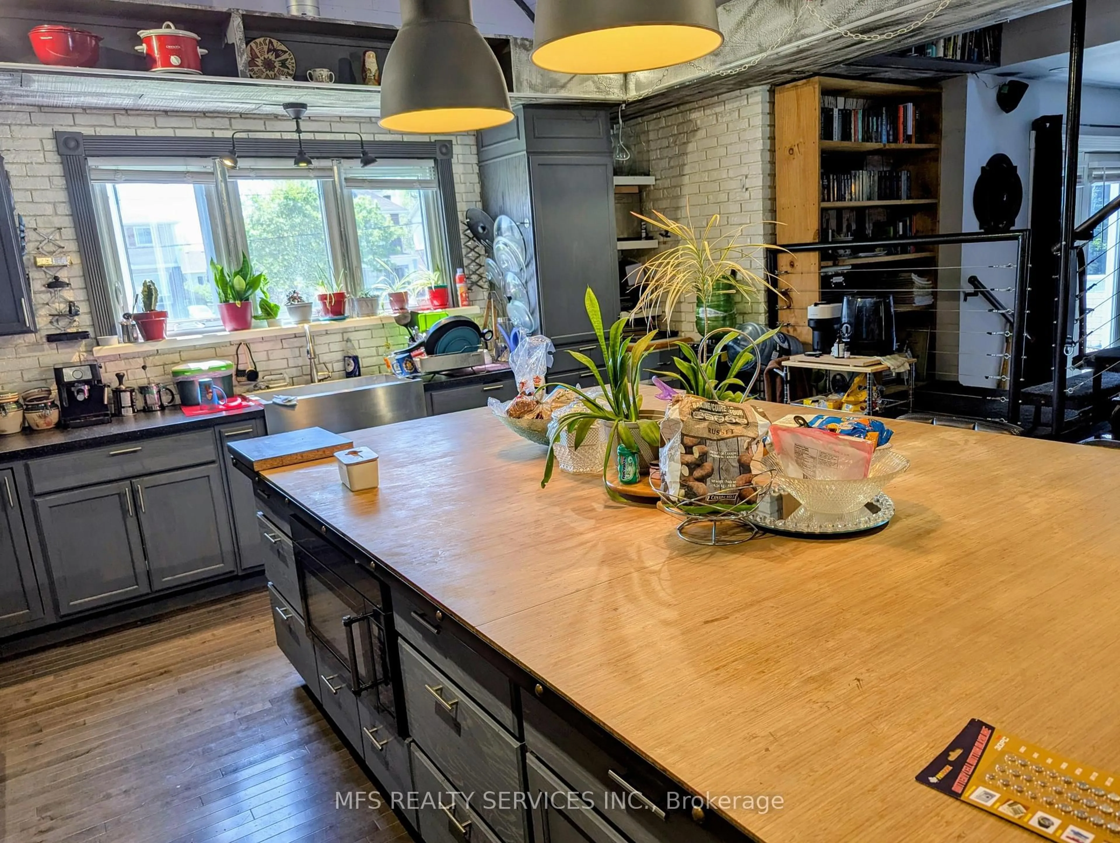 Open concept kitchen, unknown for 678 King St, Oshawa Ontario L1J 2L3