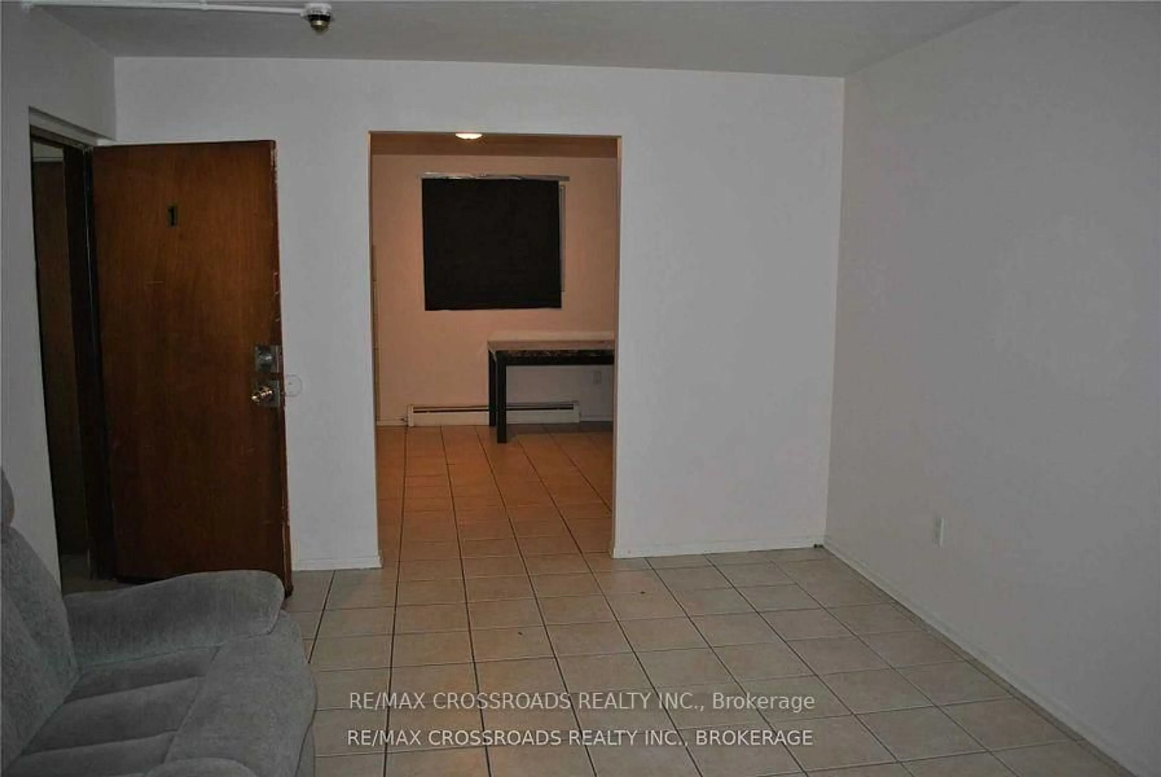 A pic of a room for 390 Dean Ave, Oshawa Ontario L1H 3E2