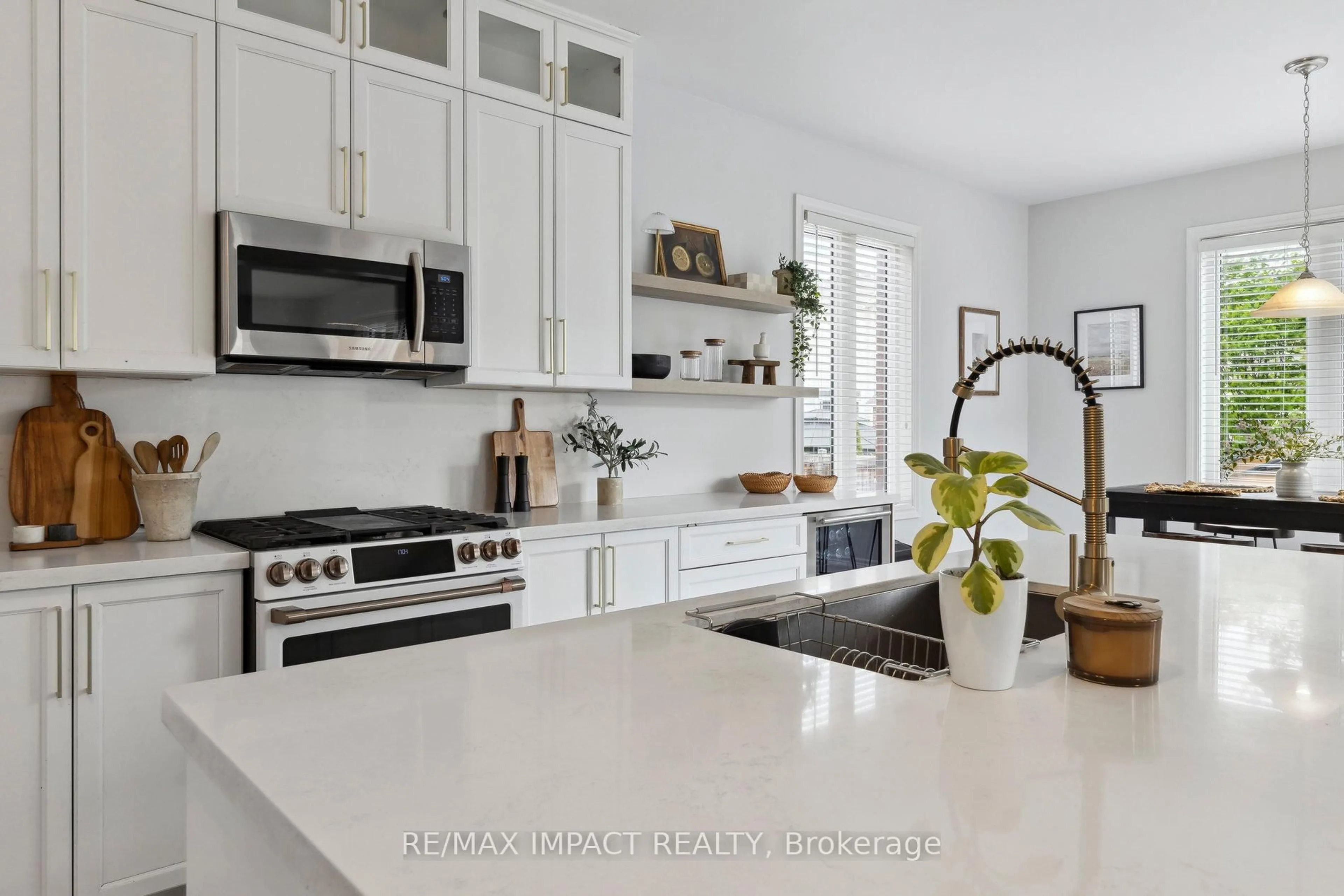 Open concept kitchen, ceramic/tile floor for 1 Carl Raby St, Clarington Ontario L1C 0P5