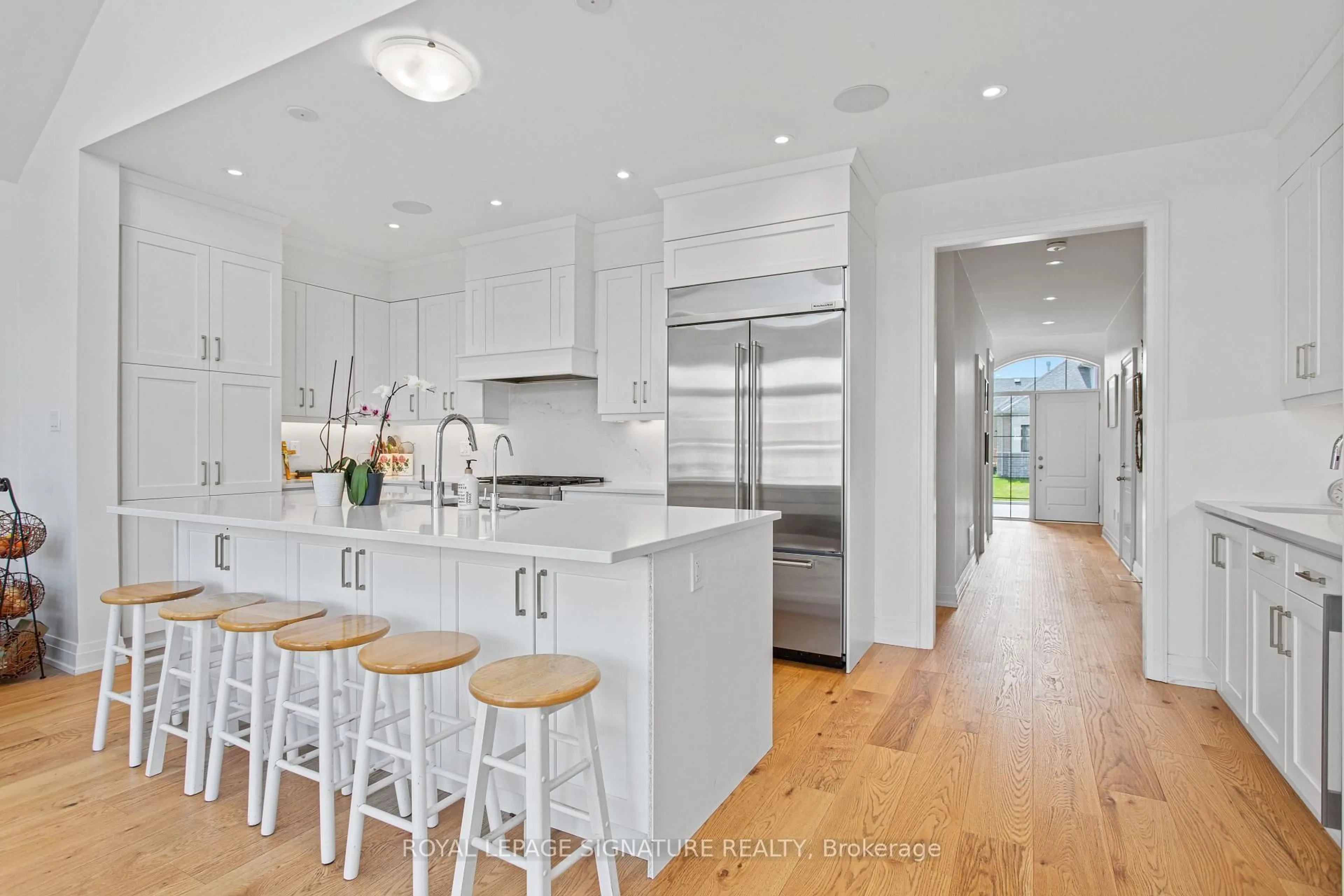 Open concept kitchen, unknown for 85 Holtby Crt, Scugog Ontario L9L 0B4