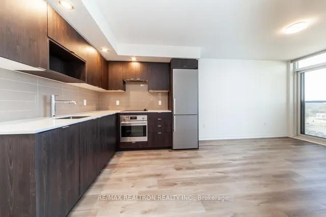 Additional property image - 225 Village Green Sq Unit 1004