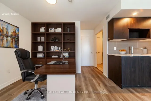 Additional property image - 225 Village Green Sq Unit 1004