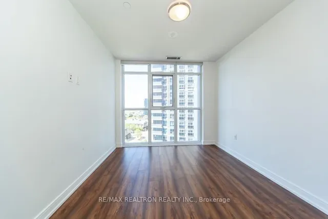 Additional property image - 225 Village Green Sq Unit 1004