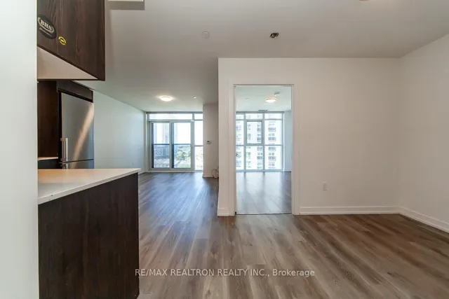 Additional property image - 225 Village Green Sq Unit 1004