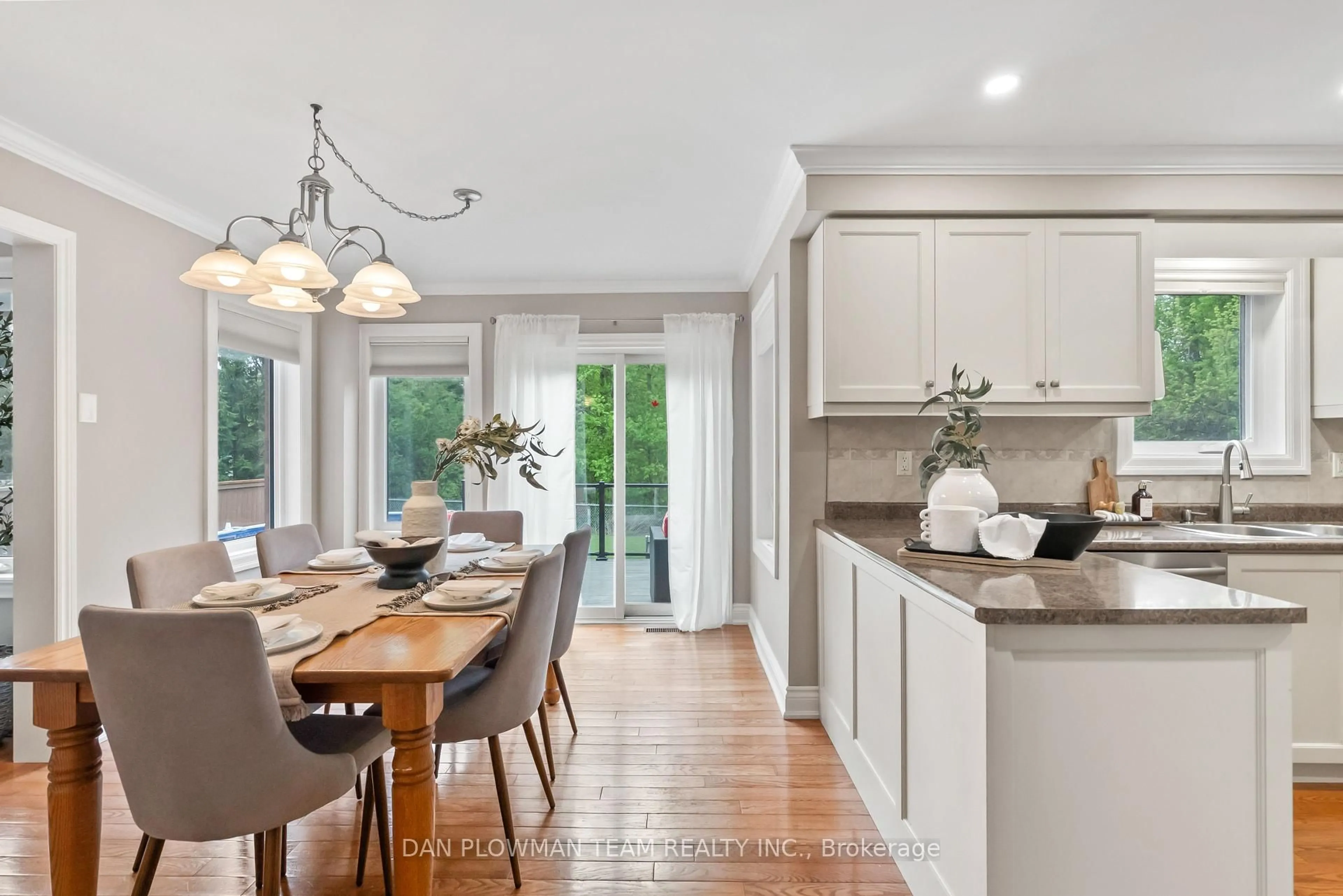 Open concept kitchen, ceramic/tile floor for 460 Palmtree Cres, Oshawa Ontario L1K 2H3