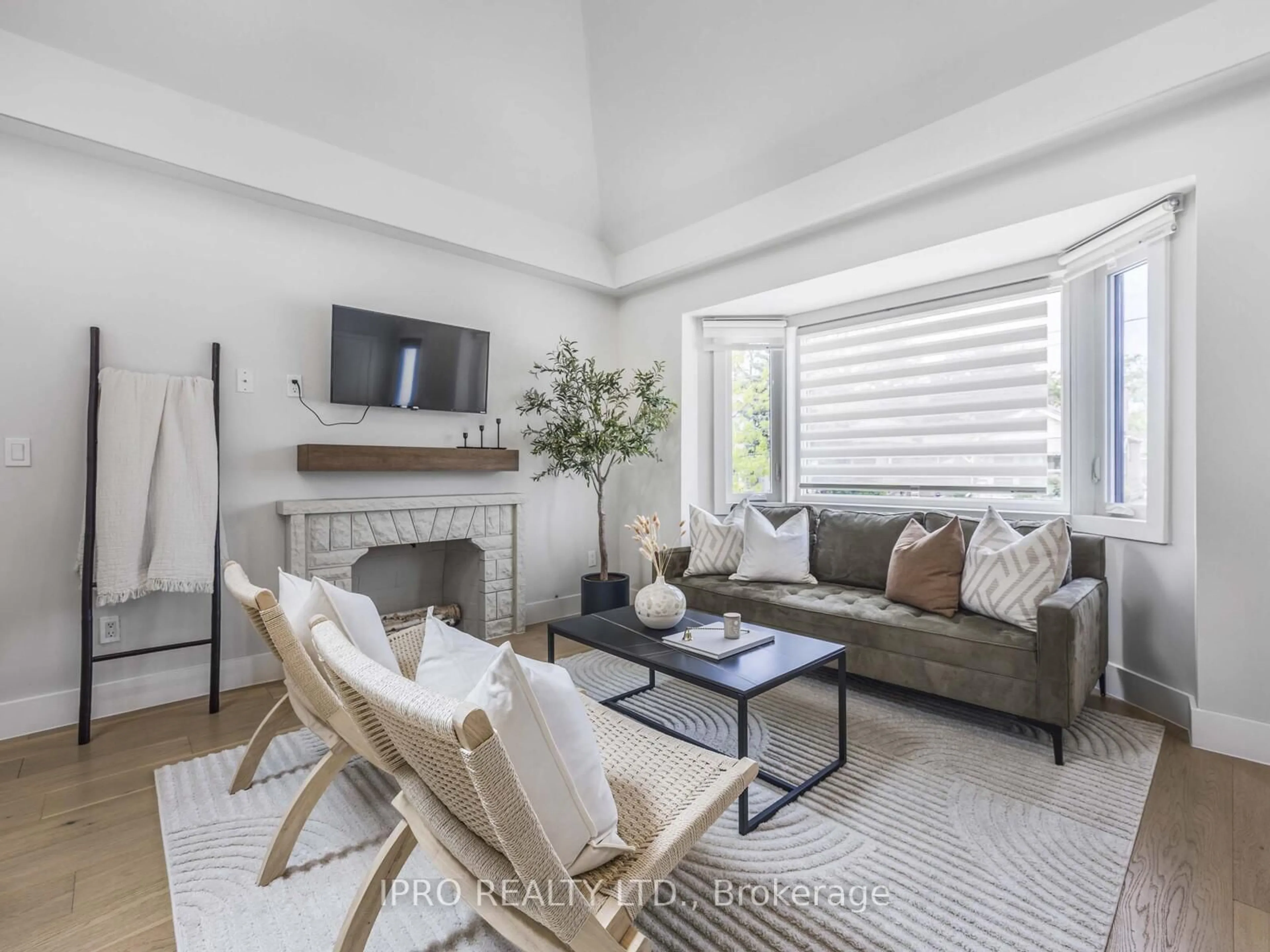 Living room with furniture, unknown for 259 Floyd Ave, Toronto Ontario M4J 2J4