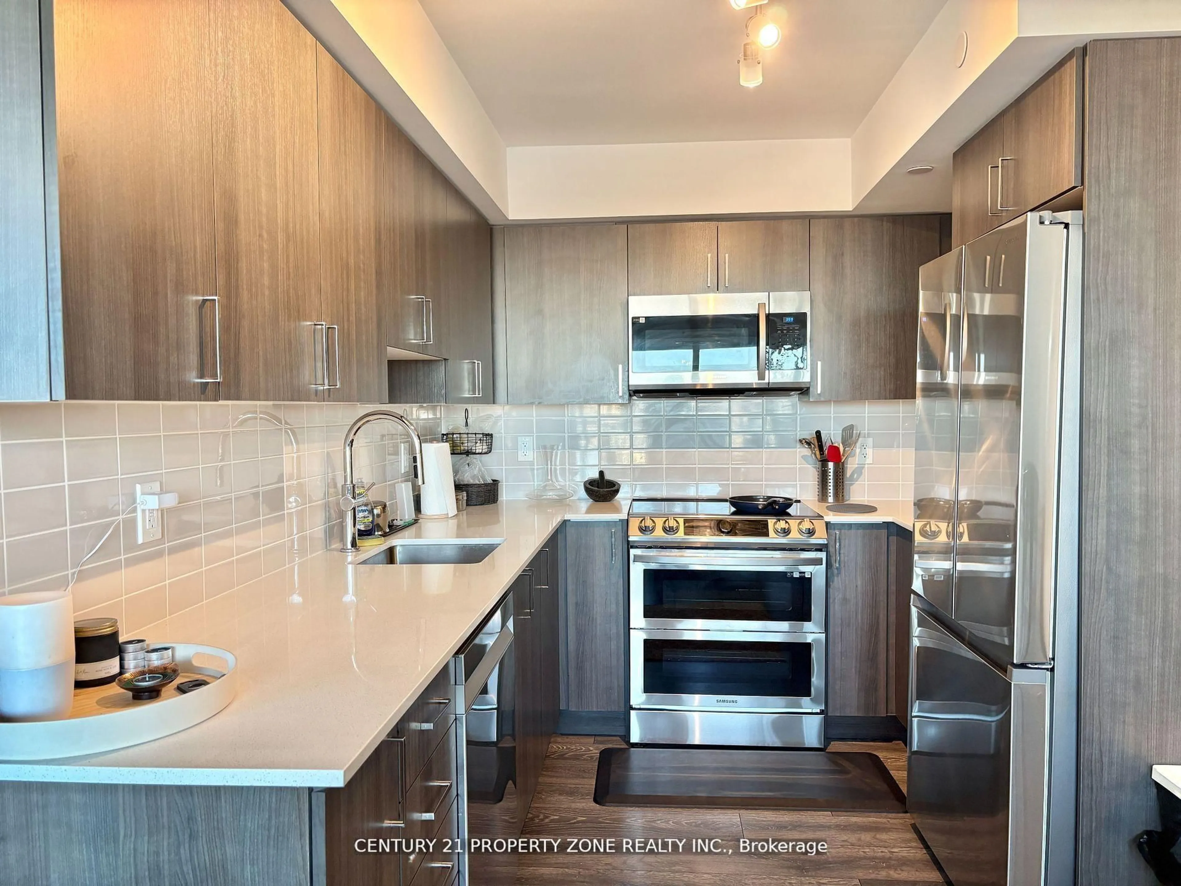 Contemporary kitchen, unknown for 1455 Celebration Dr #1502, Pickering Ontario L1W 0C3