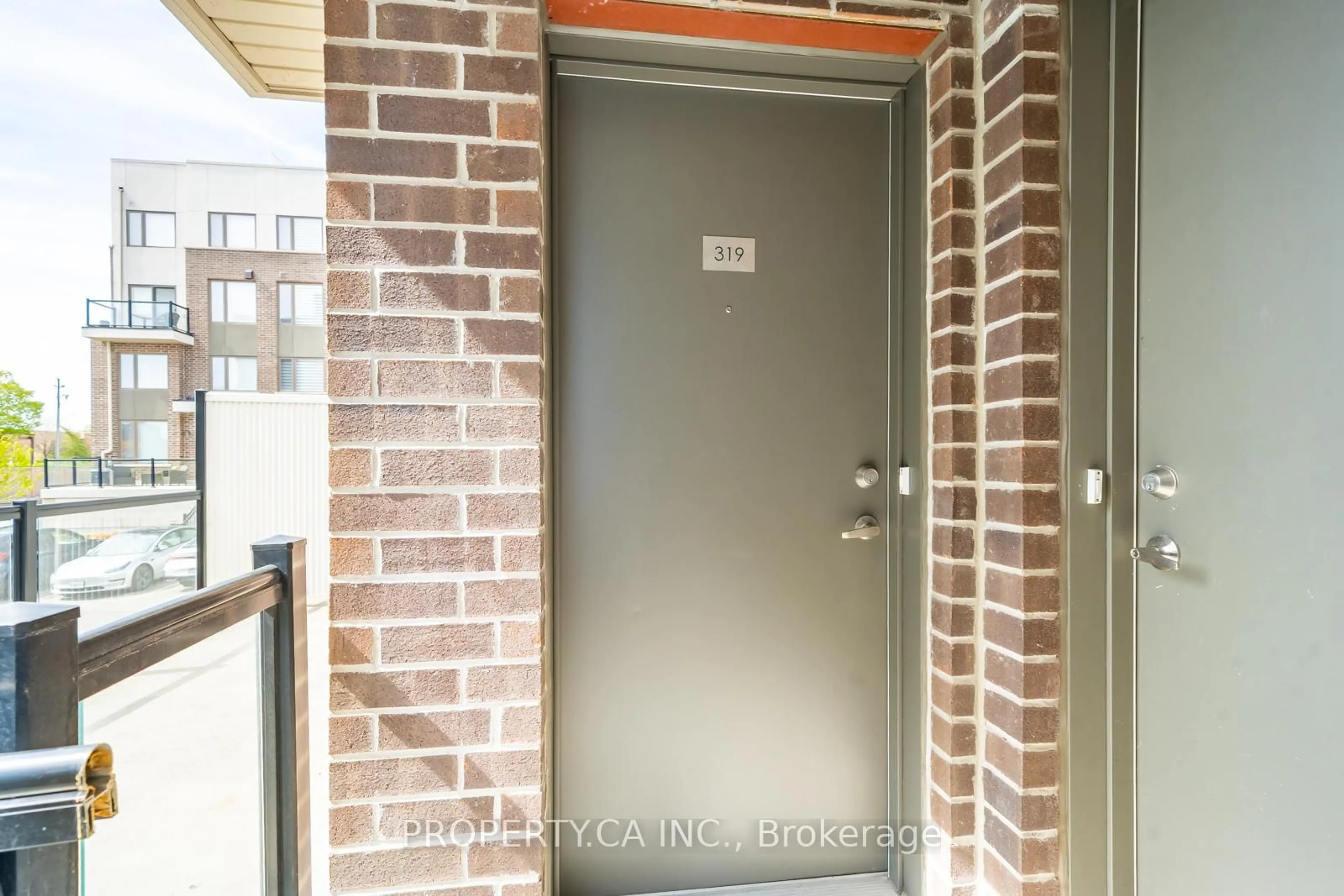 Indoor entryway for 1460 Whites Rd #319, Pickering Ontario L1V 0E8