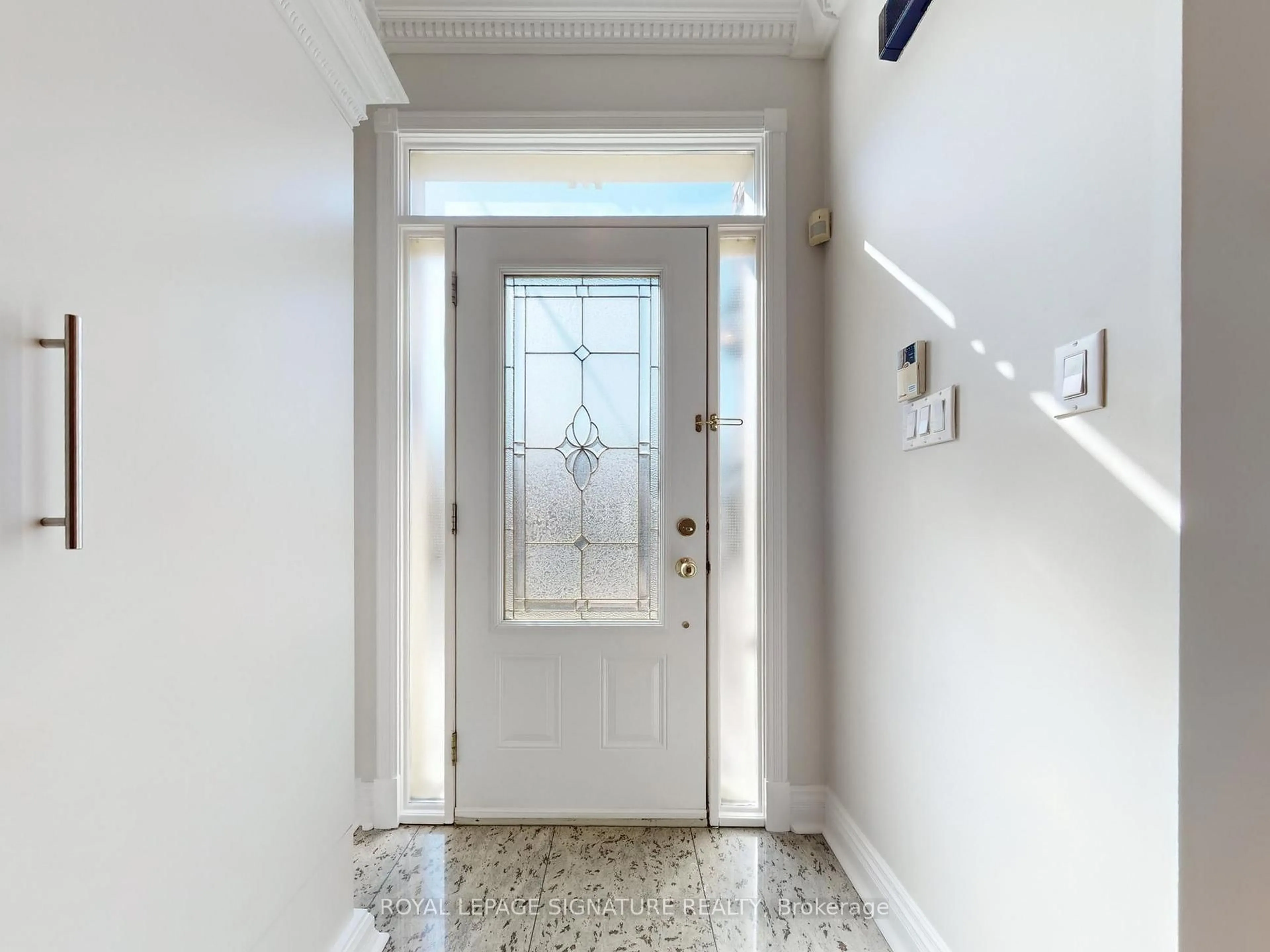 Indoor entryway for 53 Stanhope Ave, Toronto Ontario M4K 3N4