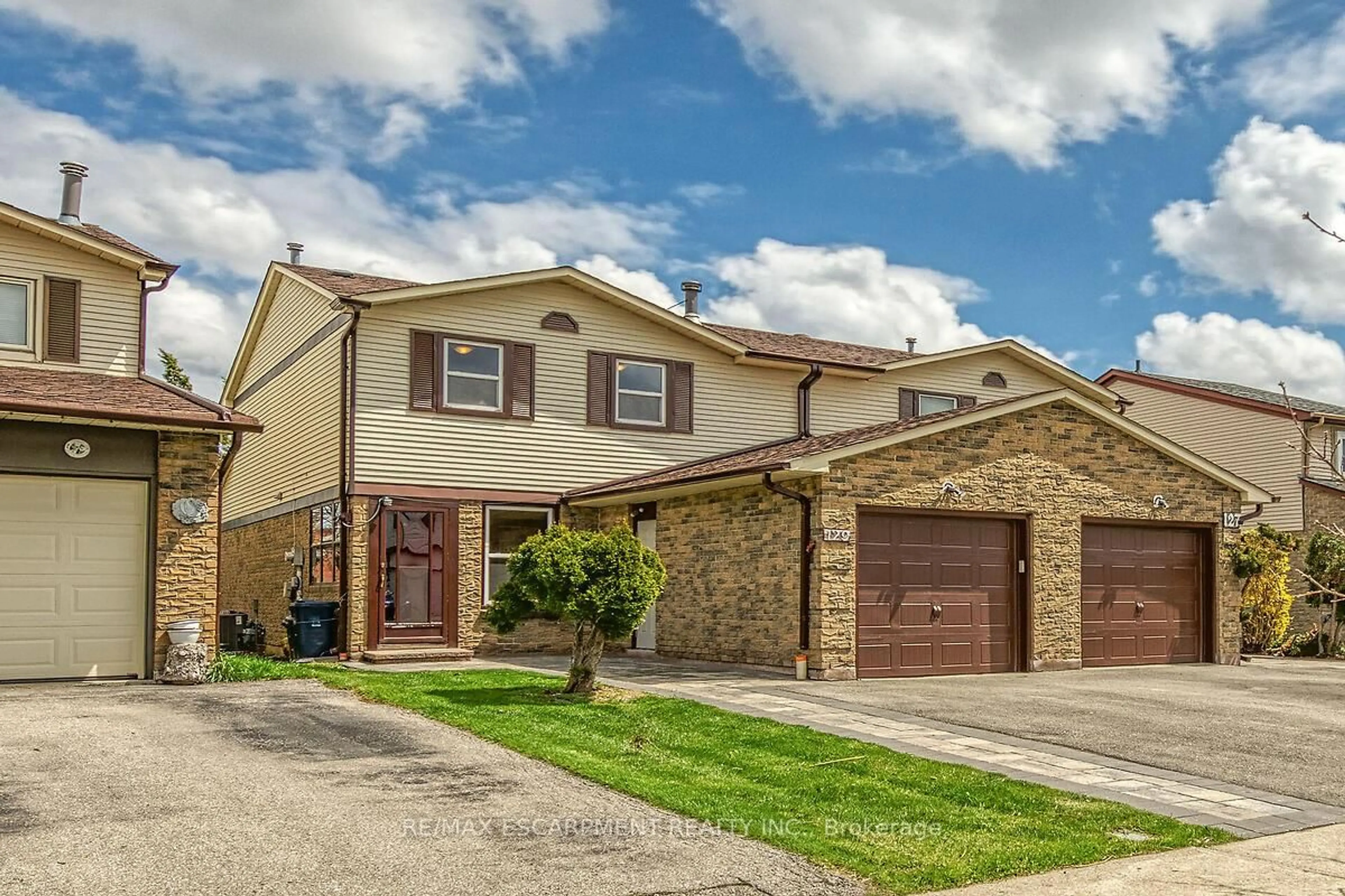Home with brick exterior material, street for 129 Valley Stream Dr, Toronto Ontario M1V 2A4