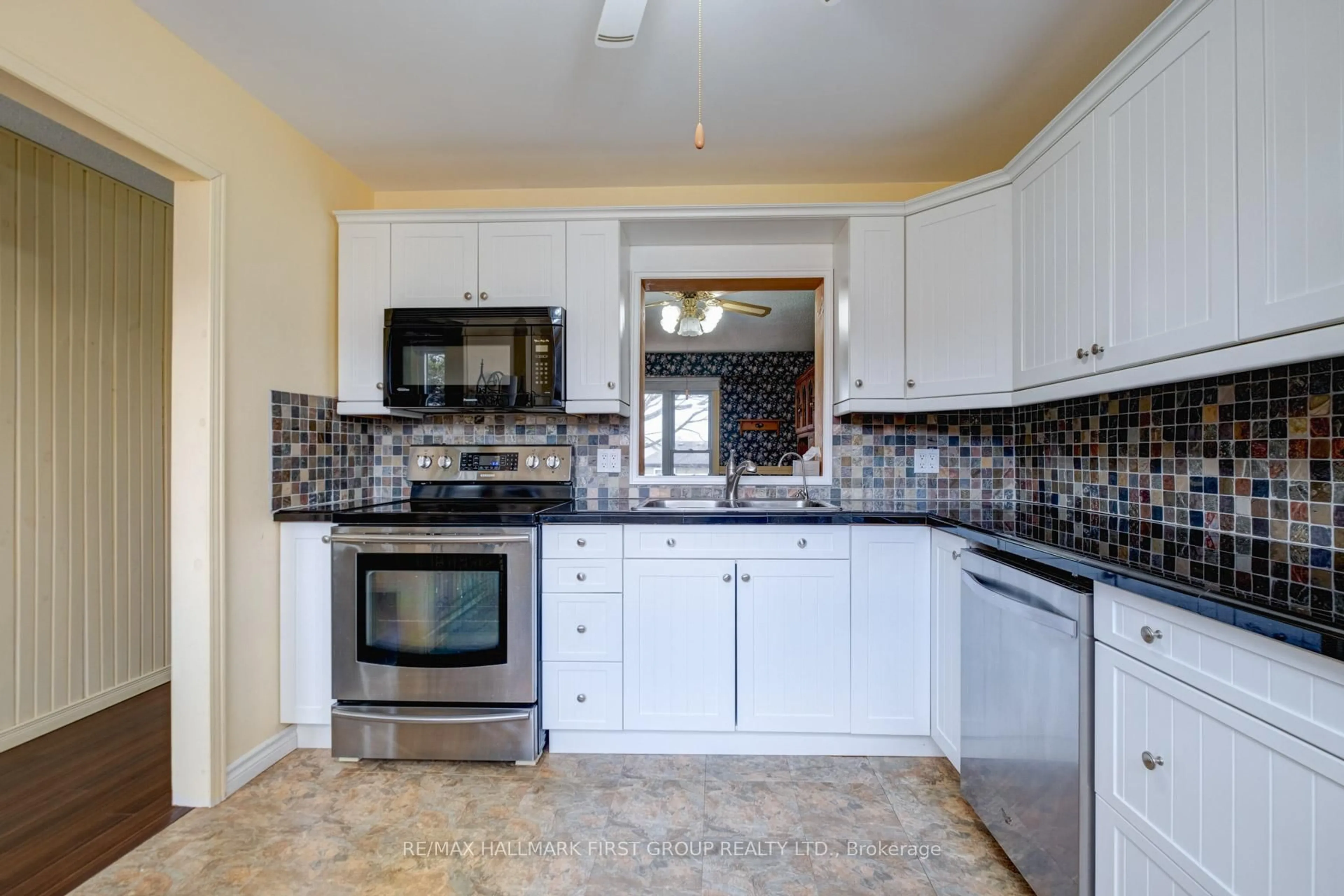 Standard kitchen, ceramic/tile floor for 72 Martin Rd #17, Clarington Ontario L1C 3N3