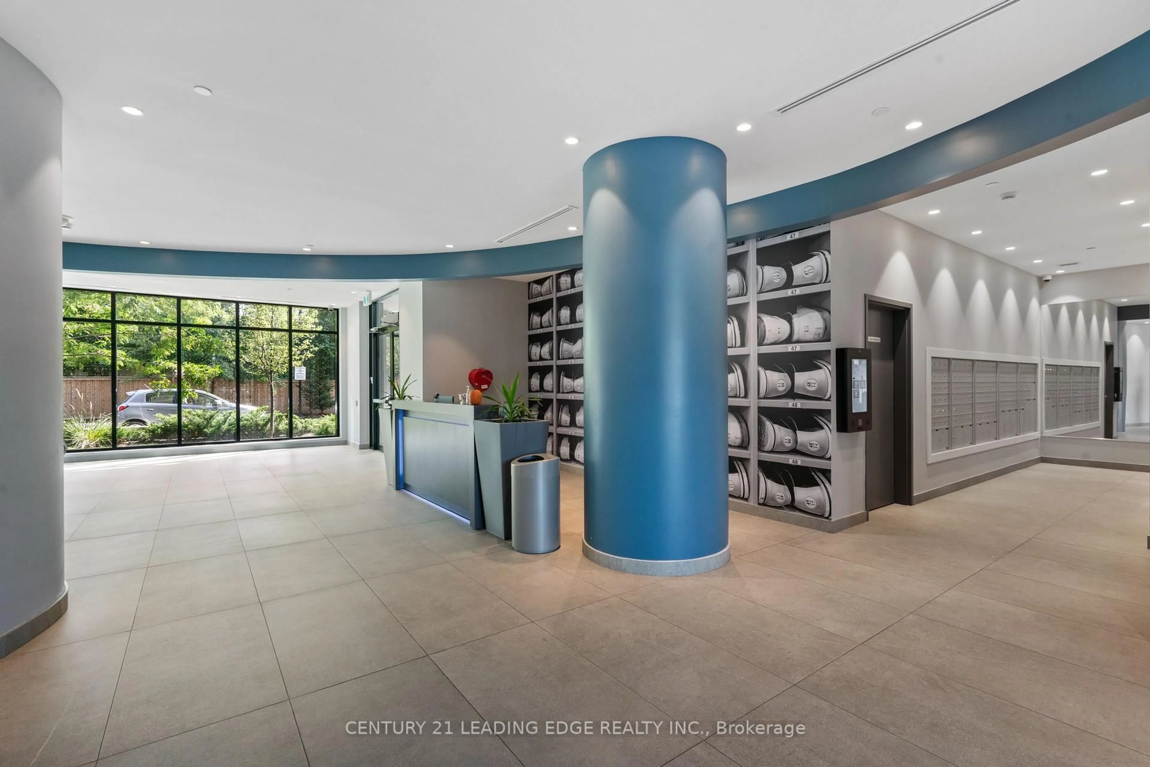 Indoor foyer for 1401 O'Connor Dr #207, Toronto Ontario M4B 2V5