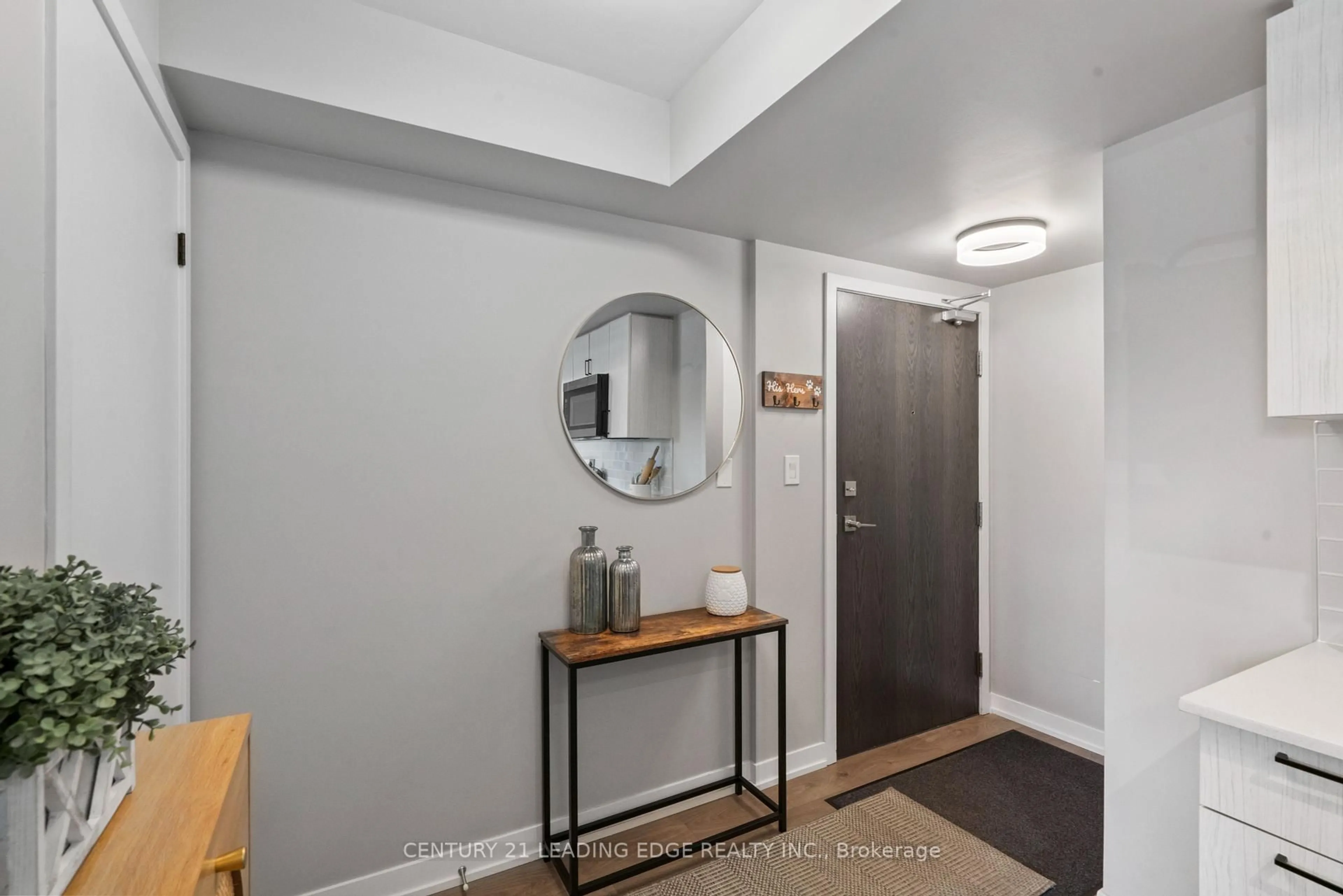 Indoor entryway for 1401 O'Connor Dr #207, Toronto Ontario M4B 2V5