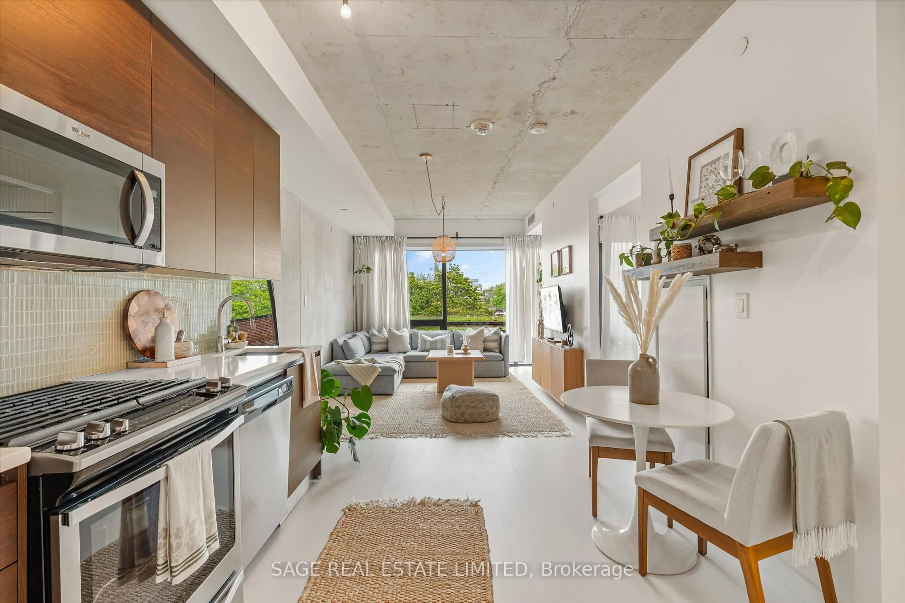 Open concept kitchen, ceramic/tile floor for 246 Logan Ave #406, Toronto Ontario M4M 0E9