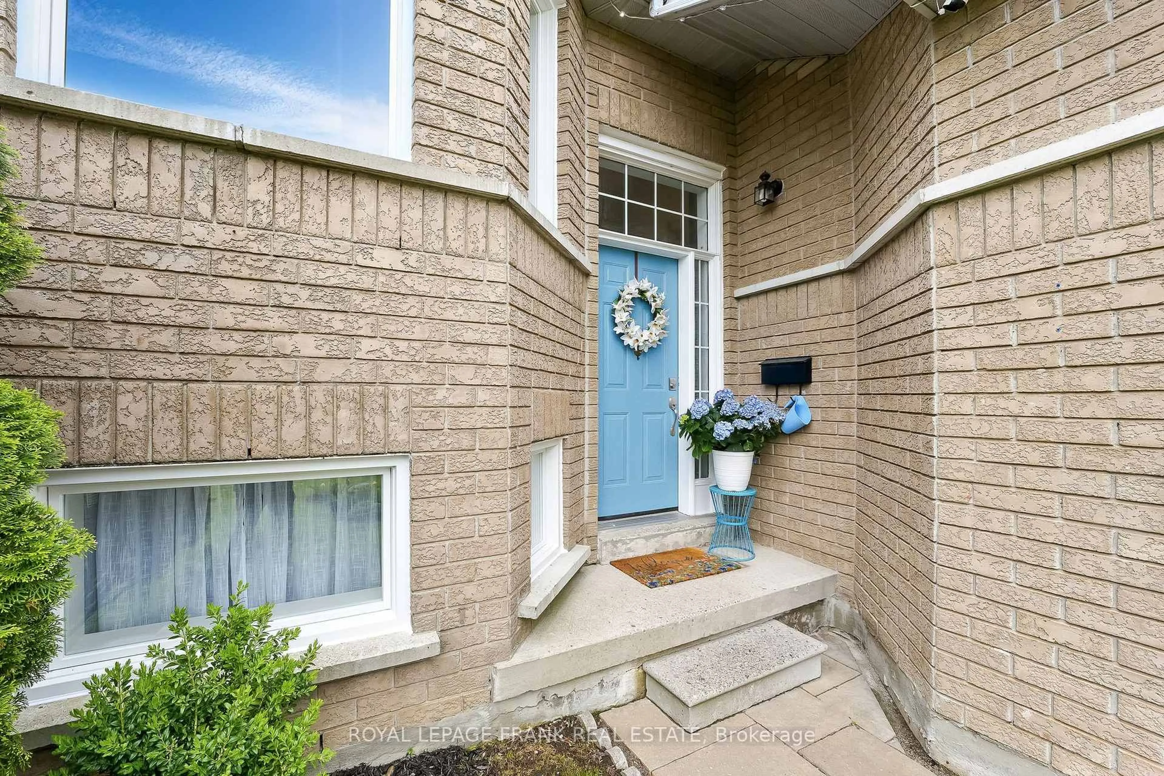 Unknown for 10 Laurelwood St, Clarington Ontario L1C 4Z7