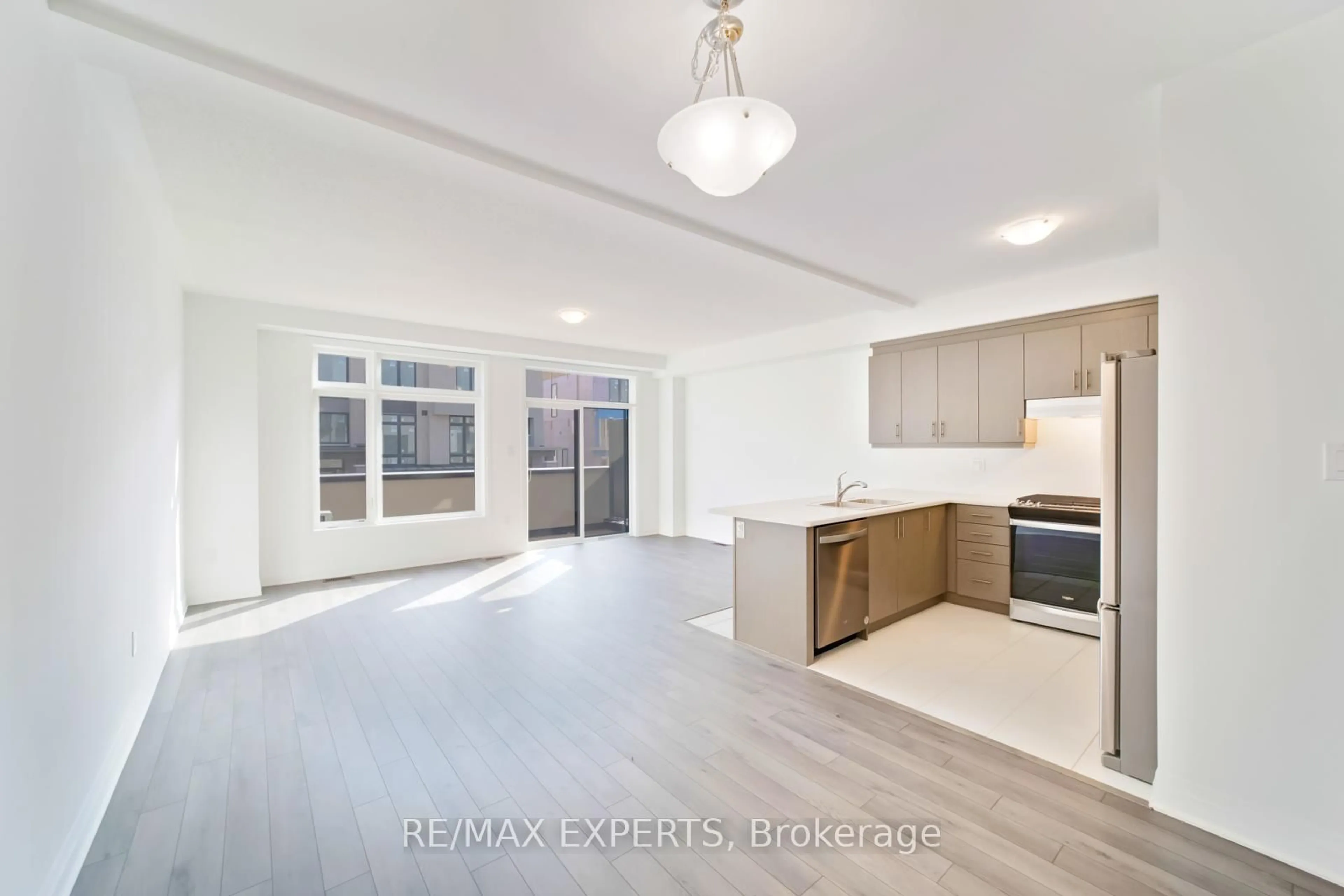 Open concept kitchen, unknown for 793 Conlin Rd, Oshawa Ontario L1K 3G4