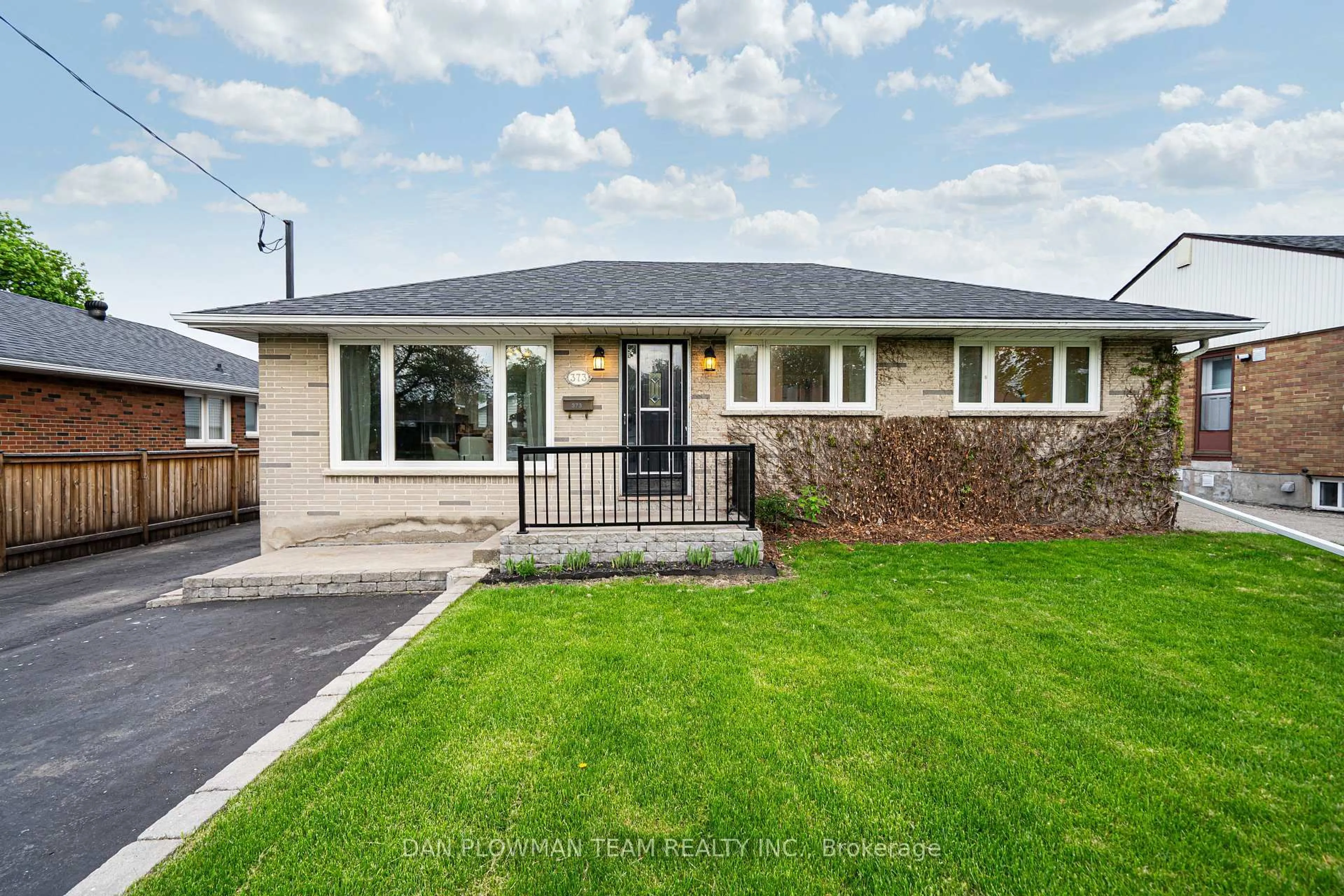Home with brick exterior material, street for 373 Welland Ave, Oshawa Ontario L1J 3C7