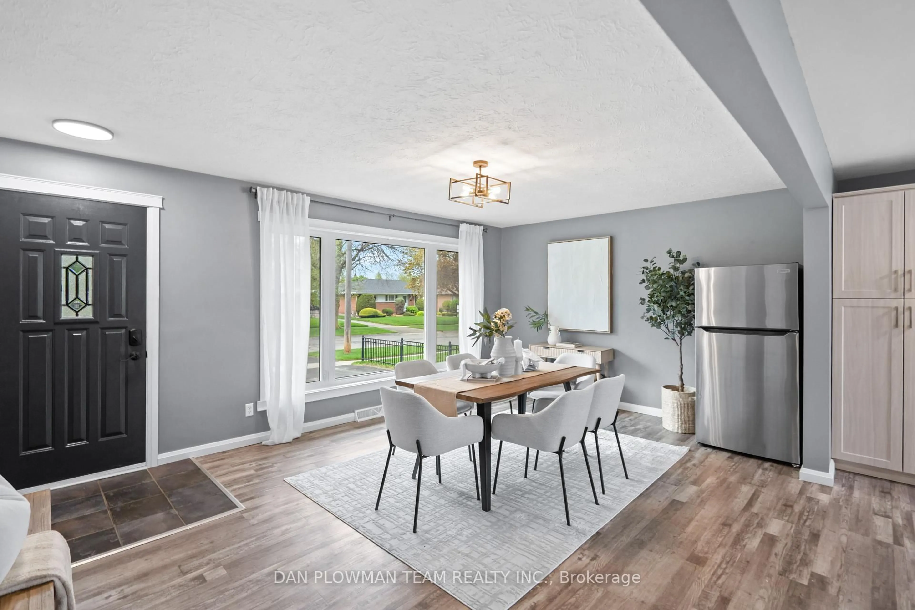 Unknown for 373 Welland Ave, Oshawa Ontario L1J 3C7