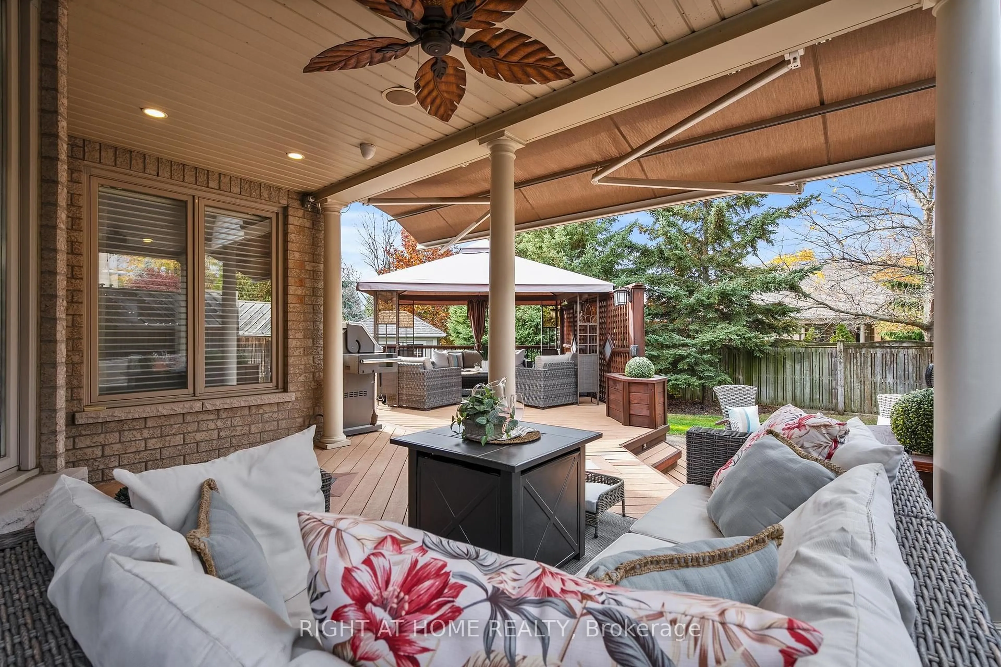 Patio, unknown for 30 Preservation Pl, Whitby Ontario L1P 1X8
