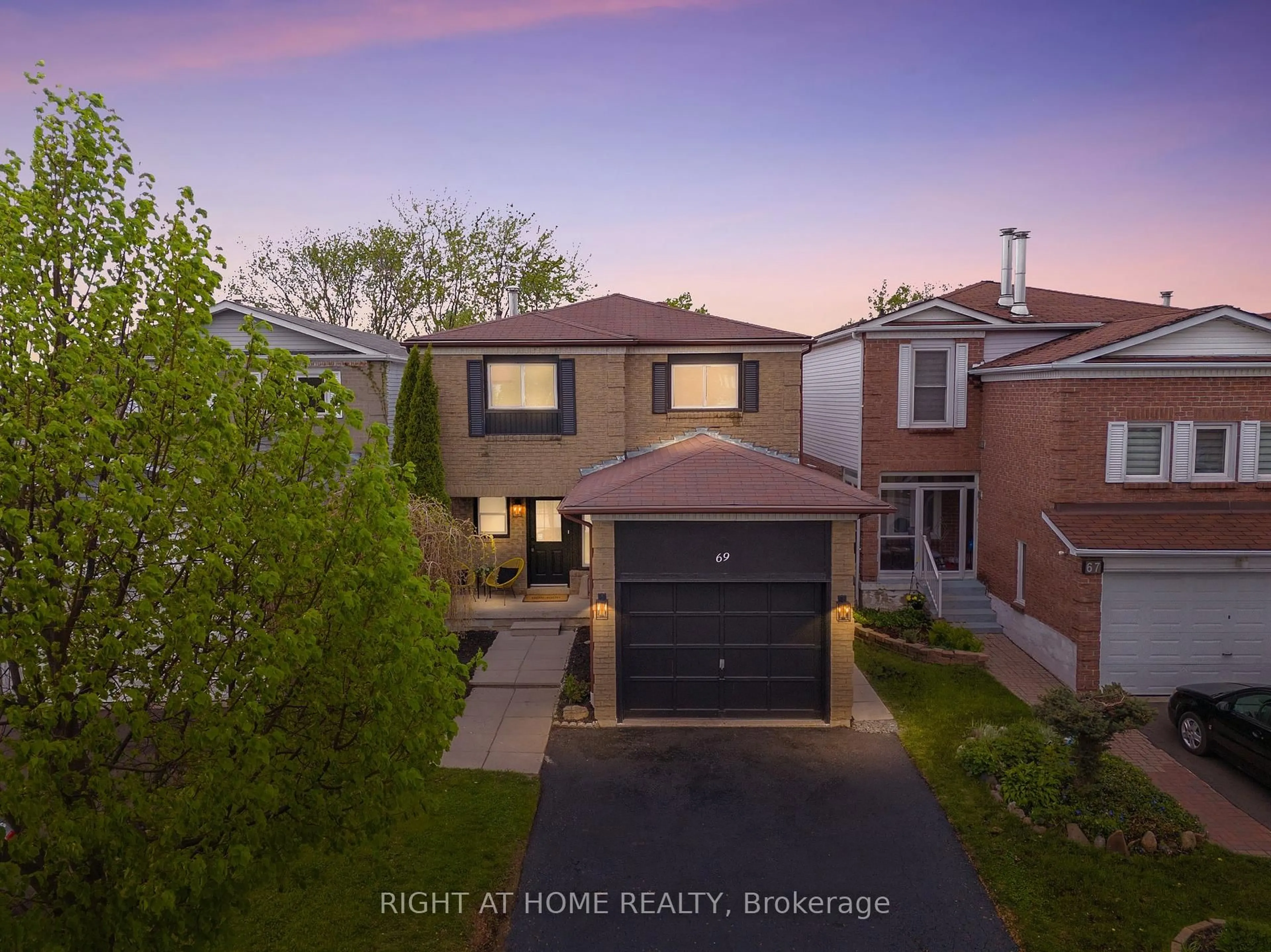 A pic from outside/outdoor area/front of a property/back of a property/a pic from drone, street for 69 Reed Dr, Ajax Ontario L1S 6T7