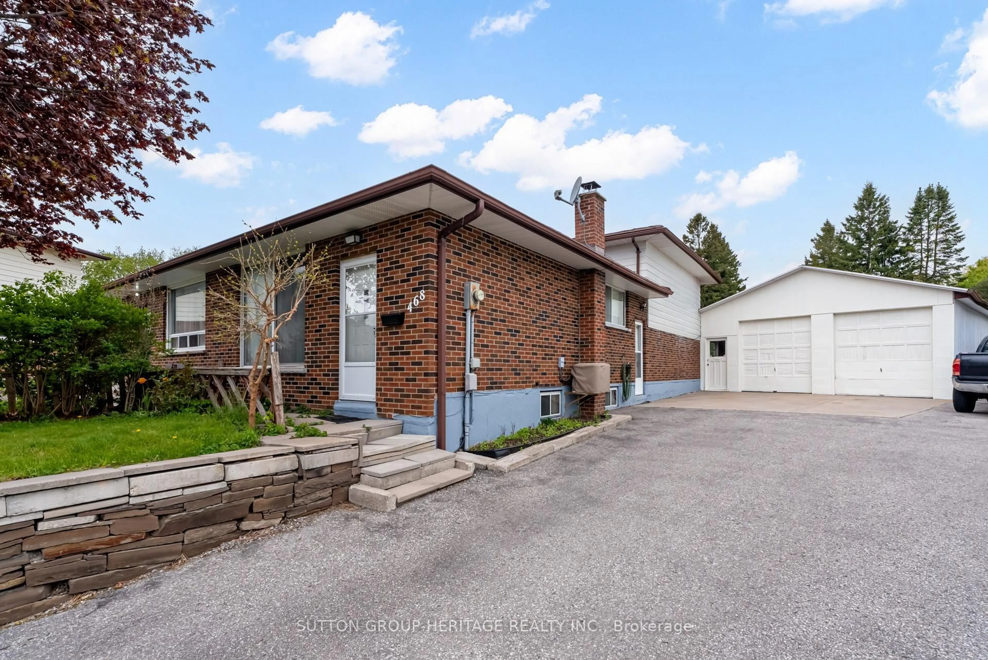 Home with brick exterior material, street for 468 Tennyson Crt, Oshawa Ontario L1H 3K7