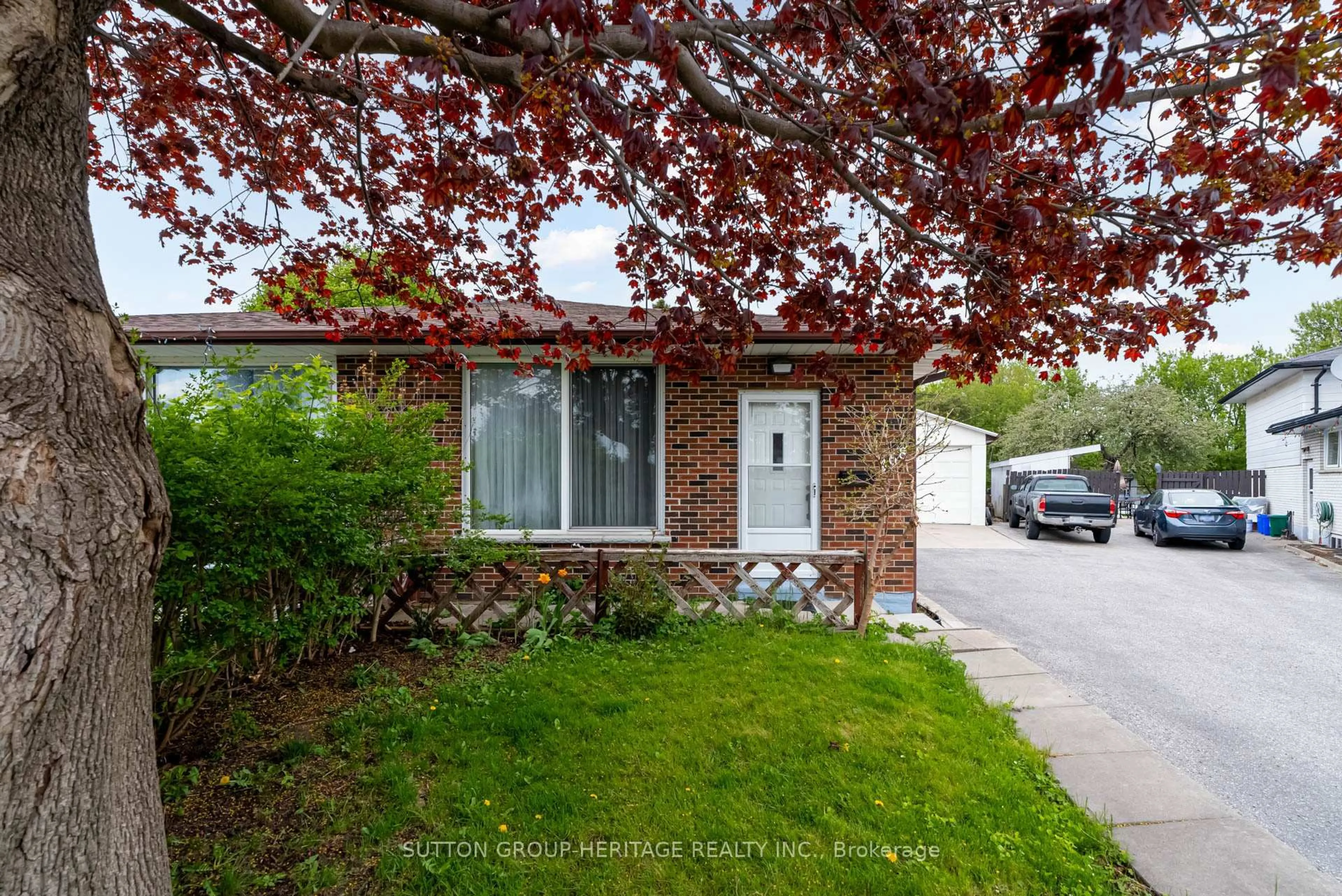 Unknown for 468 Tennyson Crt, Oshawa Ontario L1H 3K7