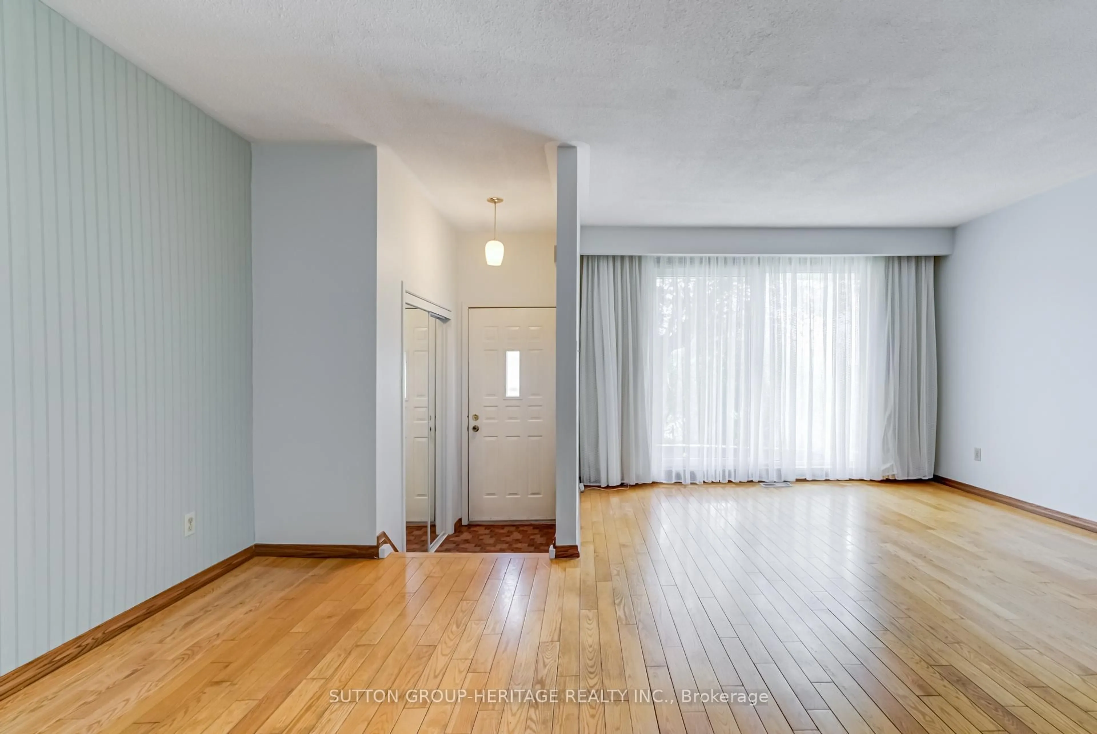 Unknown for 468 Tennyson Crt, Oshawa Ontario L1H 3K7